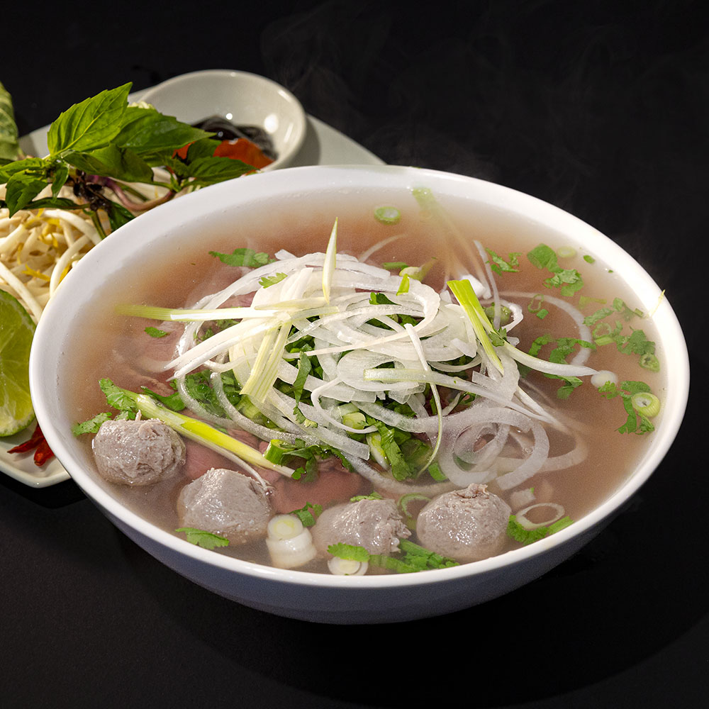PHO4-Rare Beef & Beef Balls Noodle Soup Phở Tái Viên