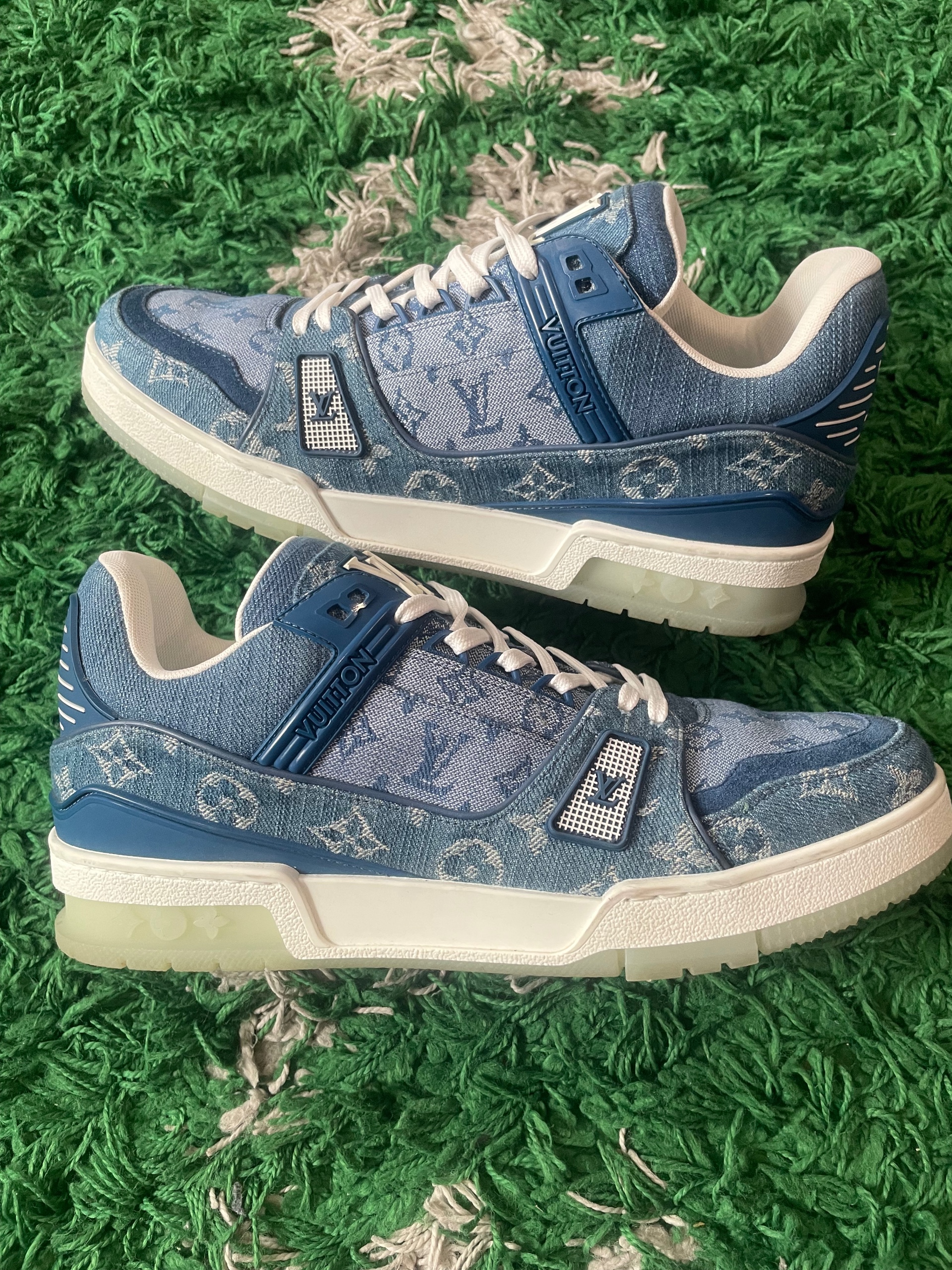 Louis Vuitton trainer blue monogram demin size 7.5 (used)