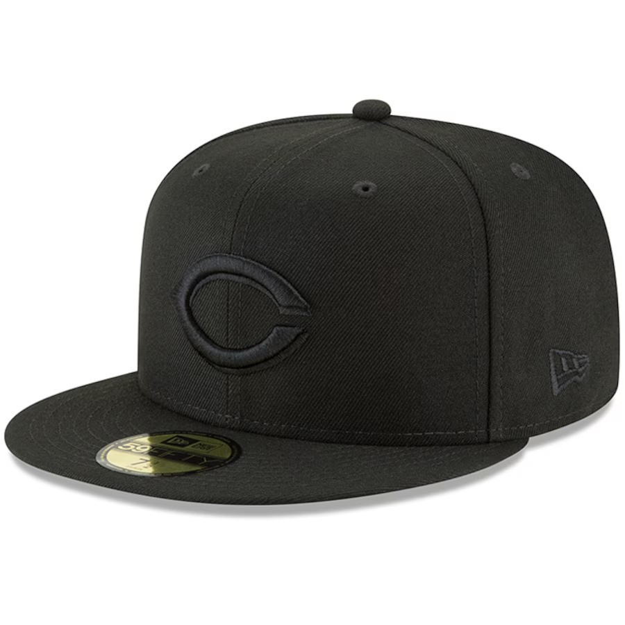 Cincinnati Reds New Era 59FIFTY Blackout Hat