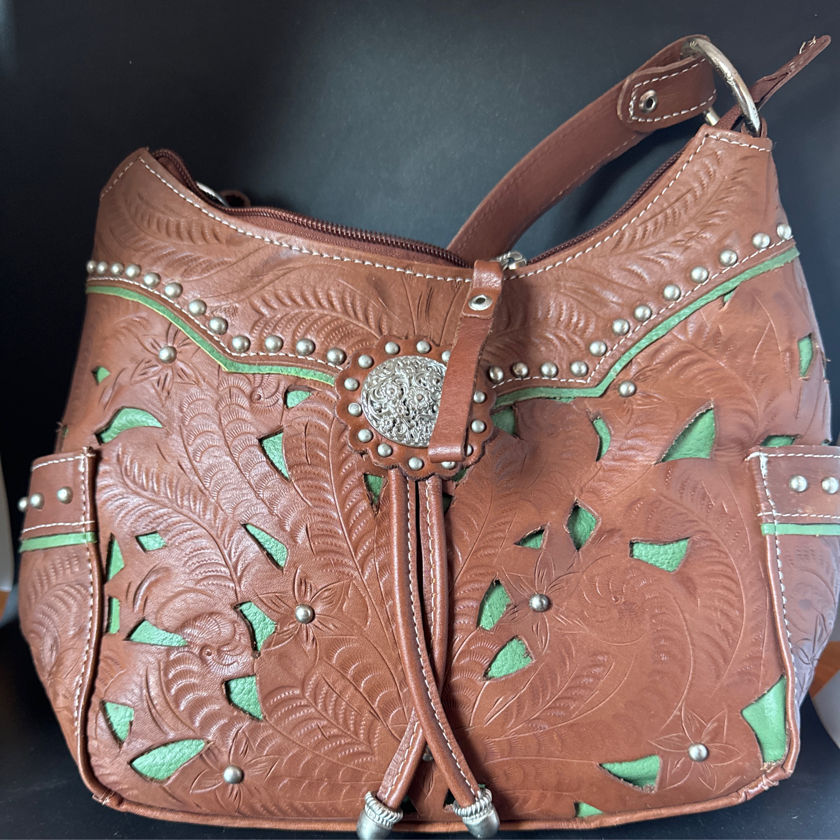 AW Lady Lace - Choc Zip Top Hobo (1)