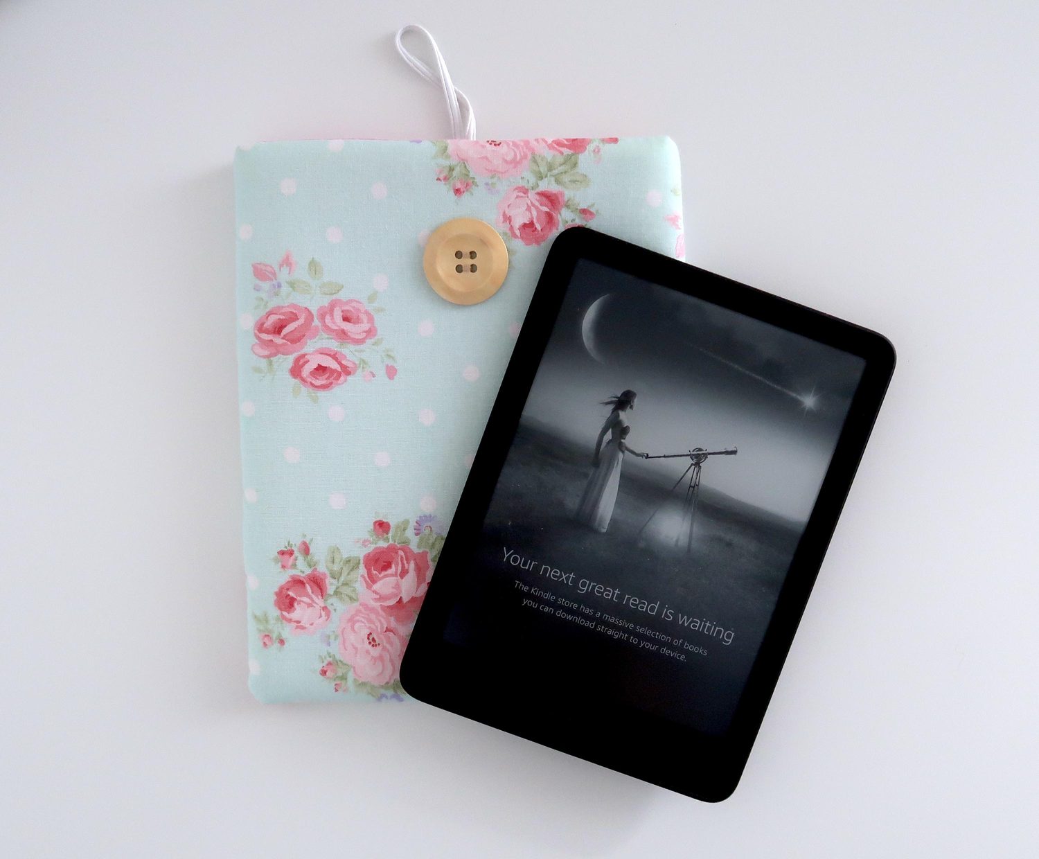 Kindle Paperwhite Cover – Rose Bouquet & Polka Dot, photo 4 of 5