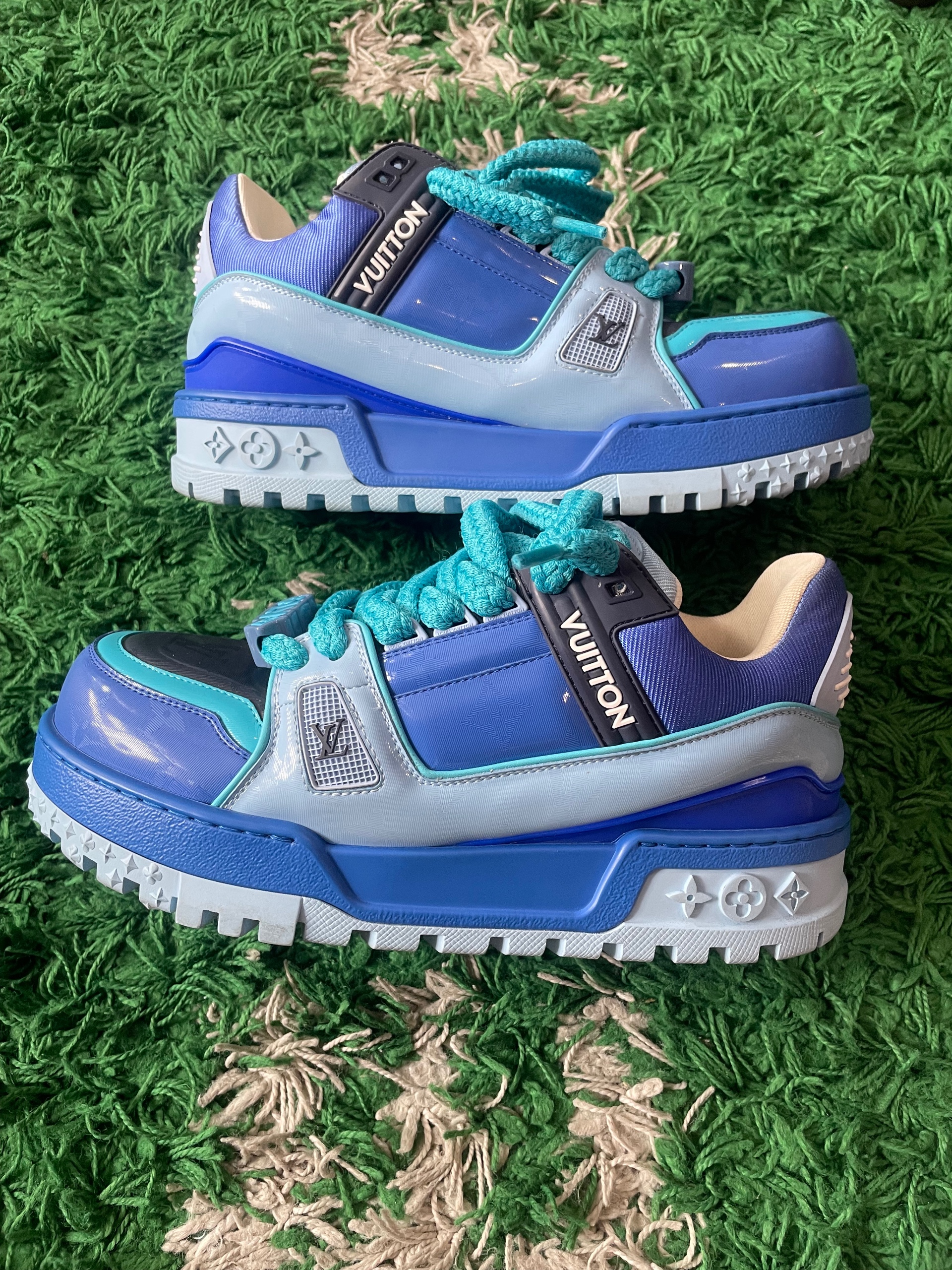 Louis Vuitton trainer maxi sneakers blue size 6.5 (used)