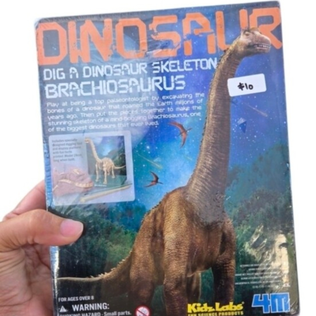 2012 4M Kidz Labs Dig a Dinosaur Skeleton: Brachiosaurus Excavation Kit
