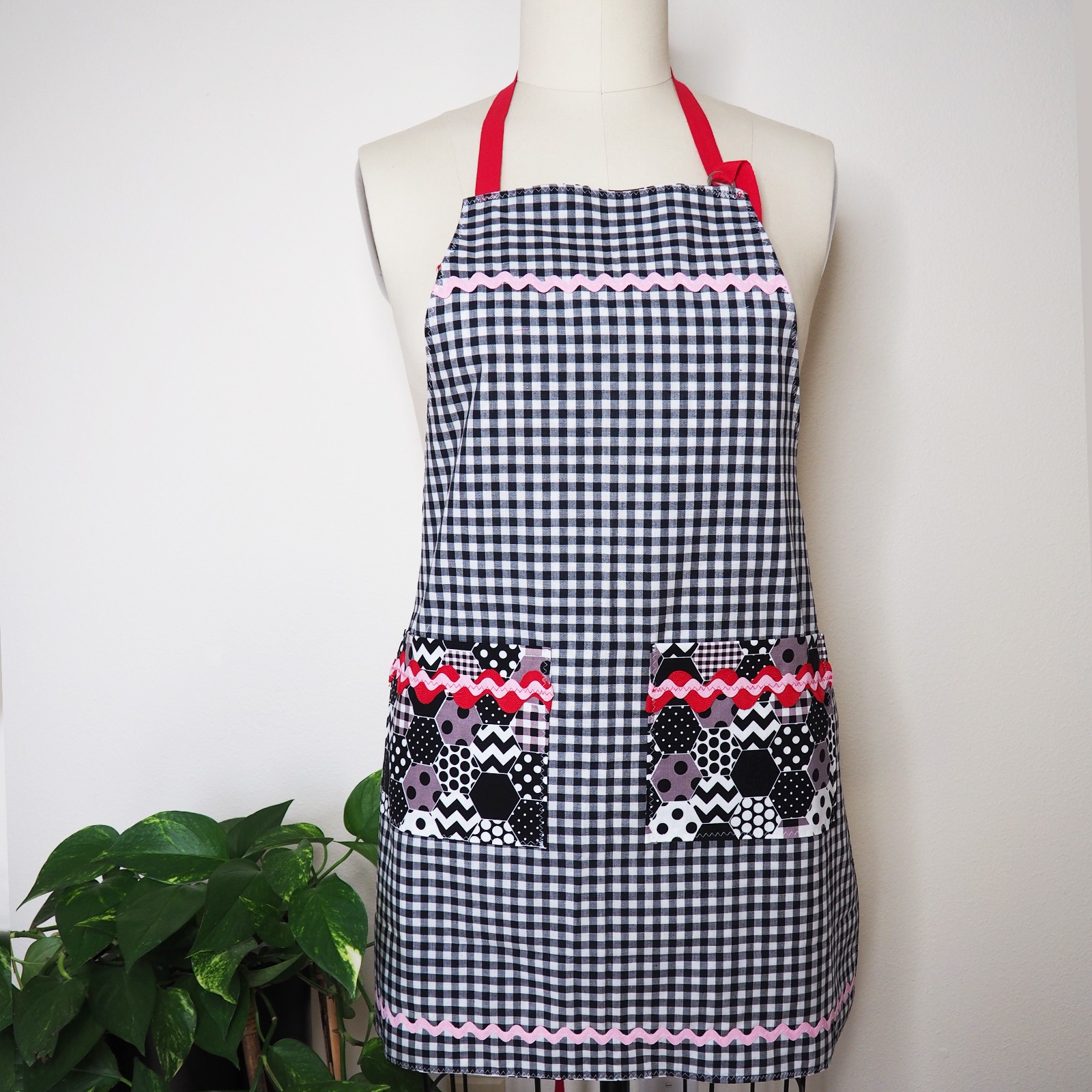 Lucy Gingham Print Reversible Apron