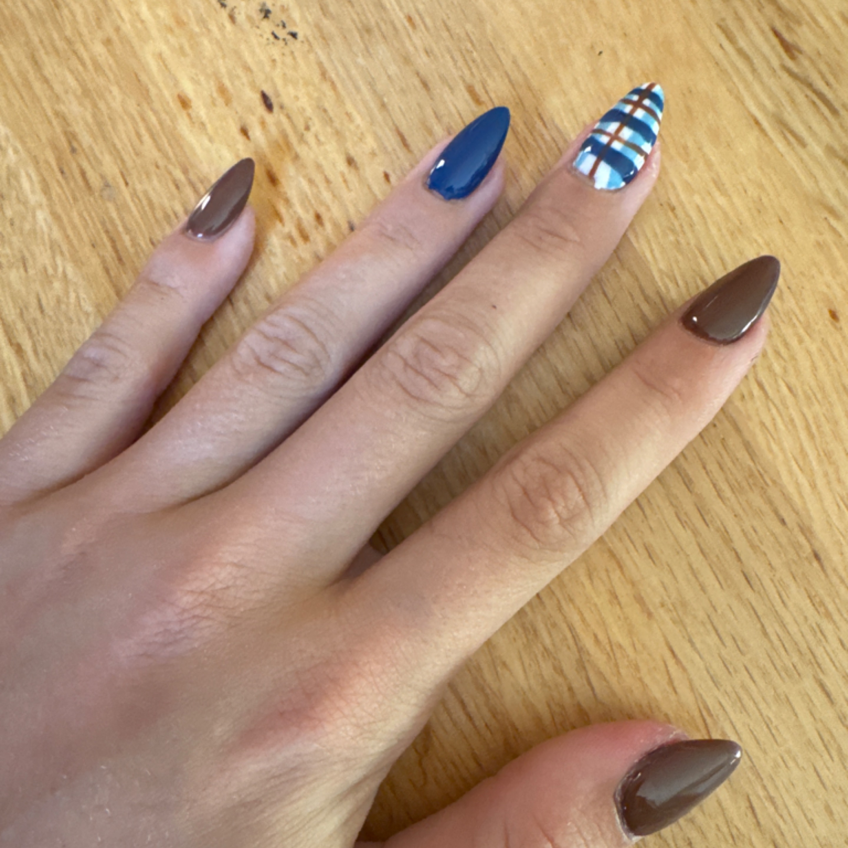 Bold patterns hand-painted nail set