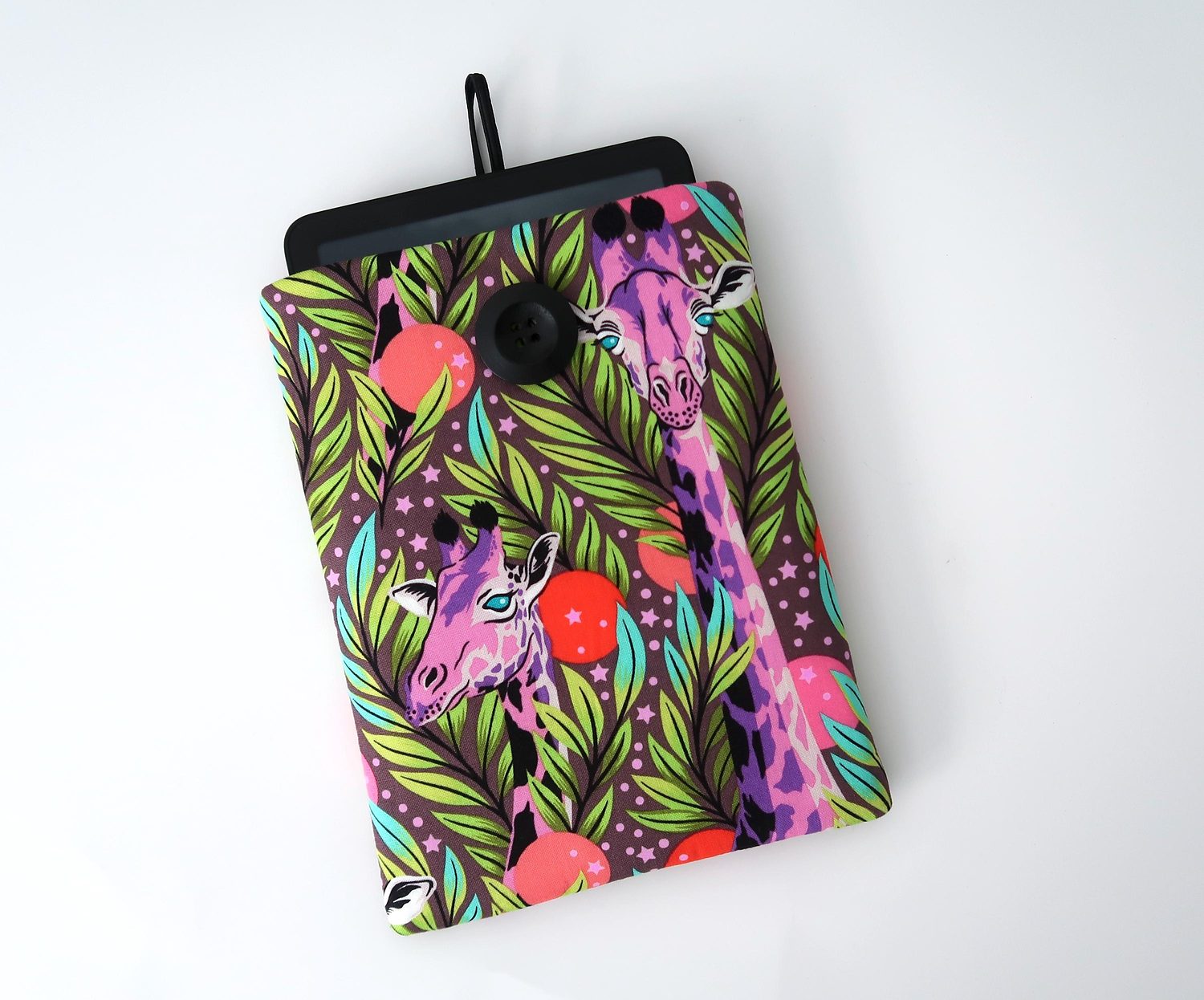 Kindle Paperwhite Cover – Neck for Days Giraffes, photo 6 of 7