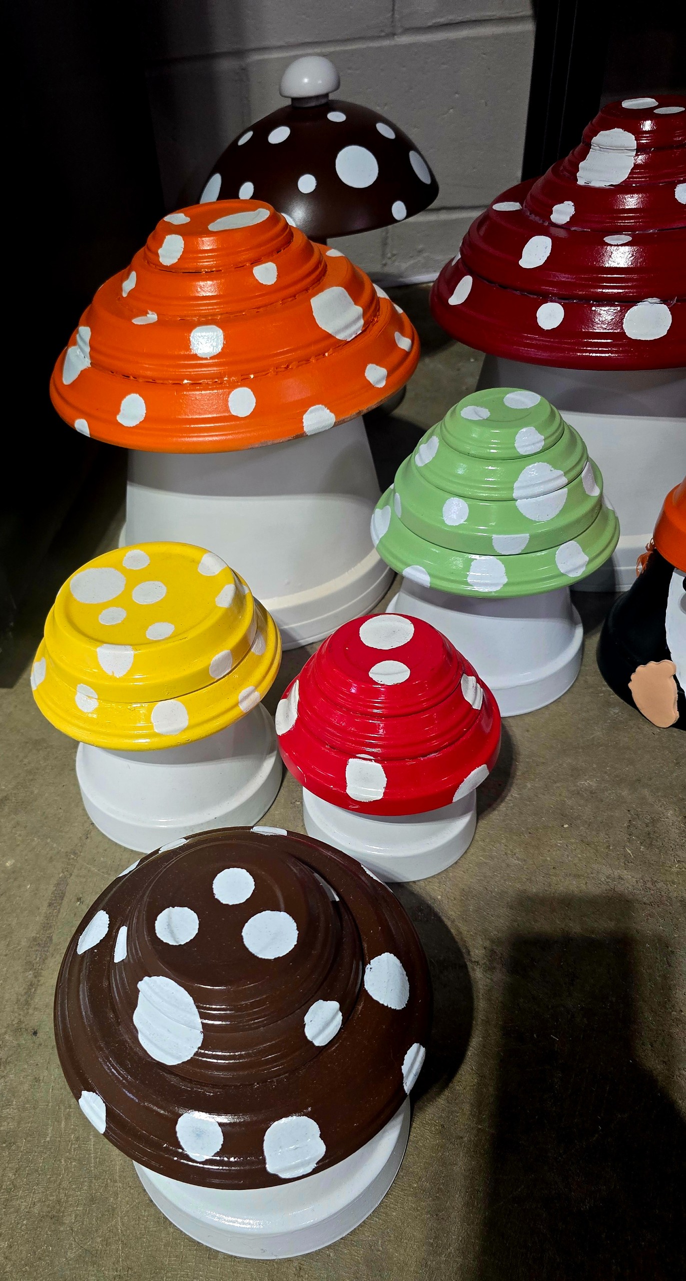 Painted Yard Mushrooms (Medium)