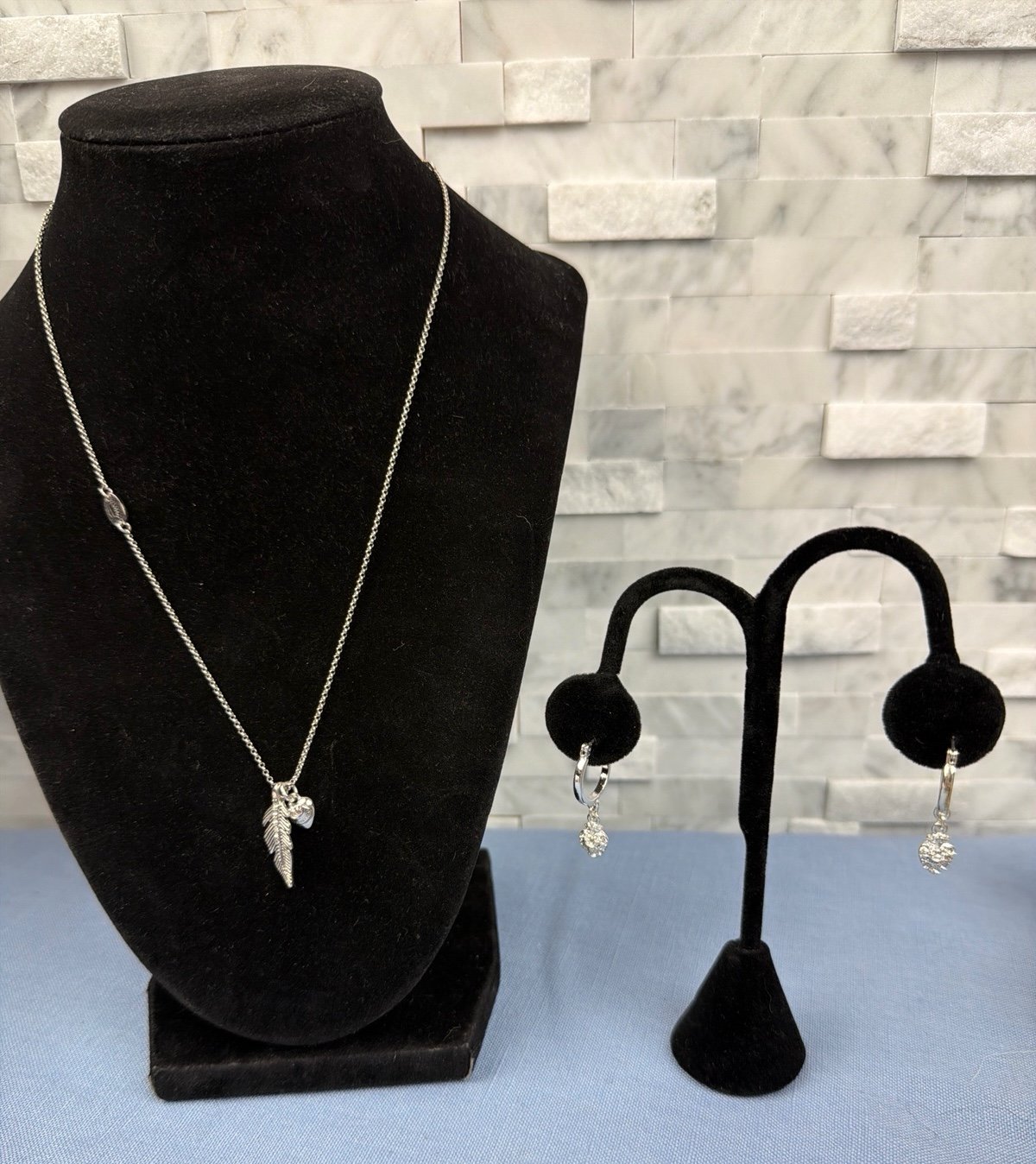Juicy Couture Heart & Feather
Crystal Pendant Necklace with Matching Earrings