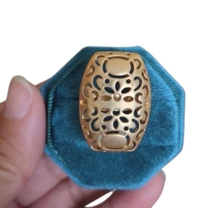 Size 8 Gold Toned Filigree Statement Ring