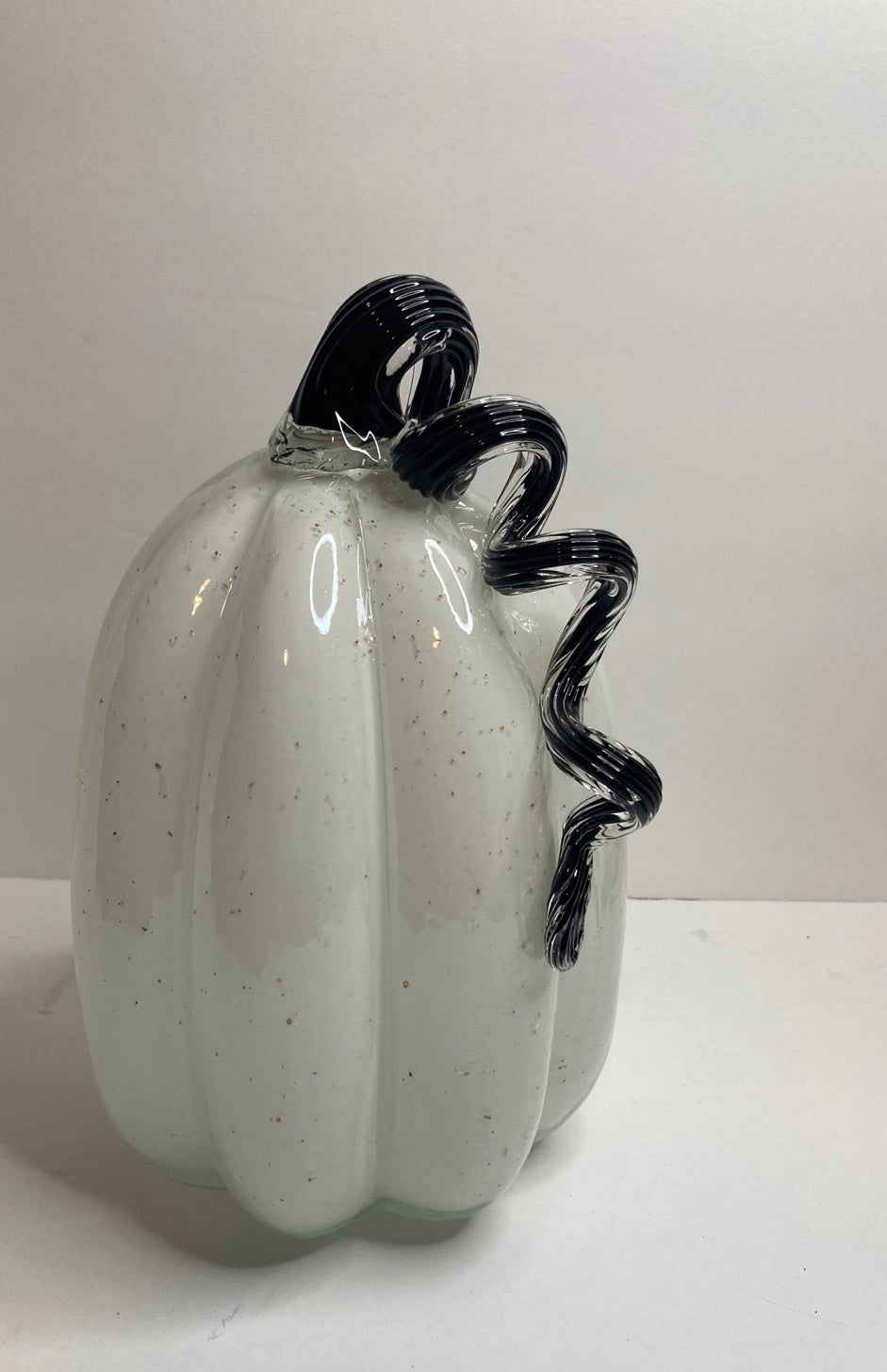 Glass Pumpkin Speckle White w/Black Spiral Stems