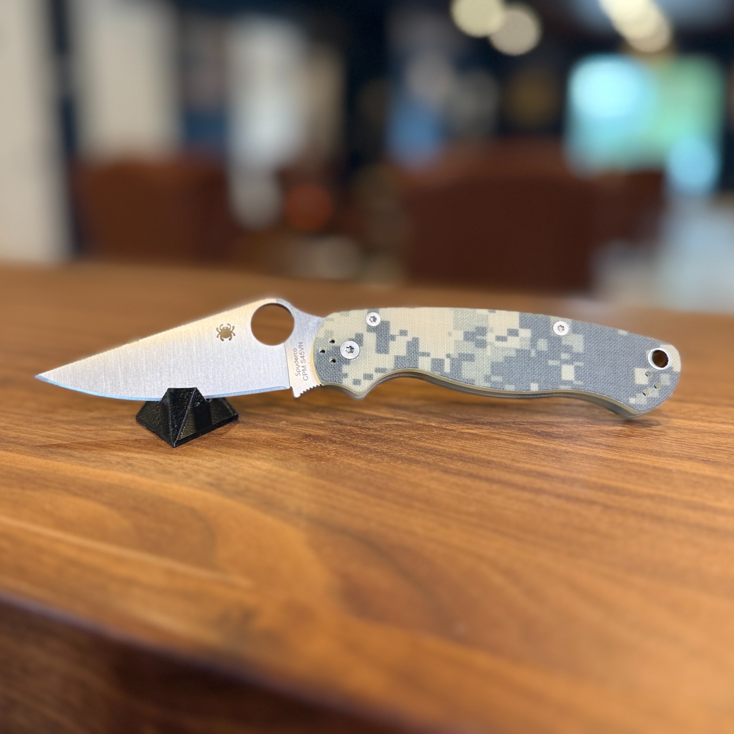 Spyderco - Para Military 2 Camo G10 Plainedge