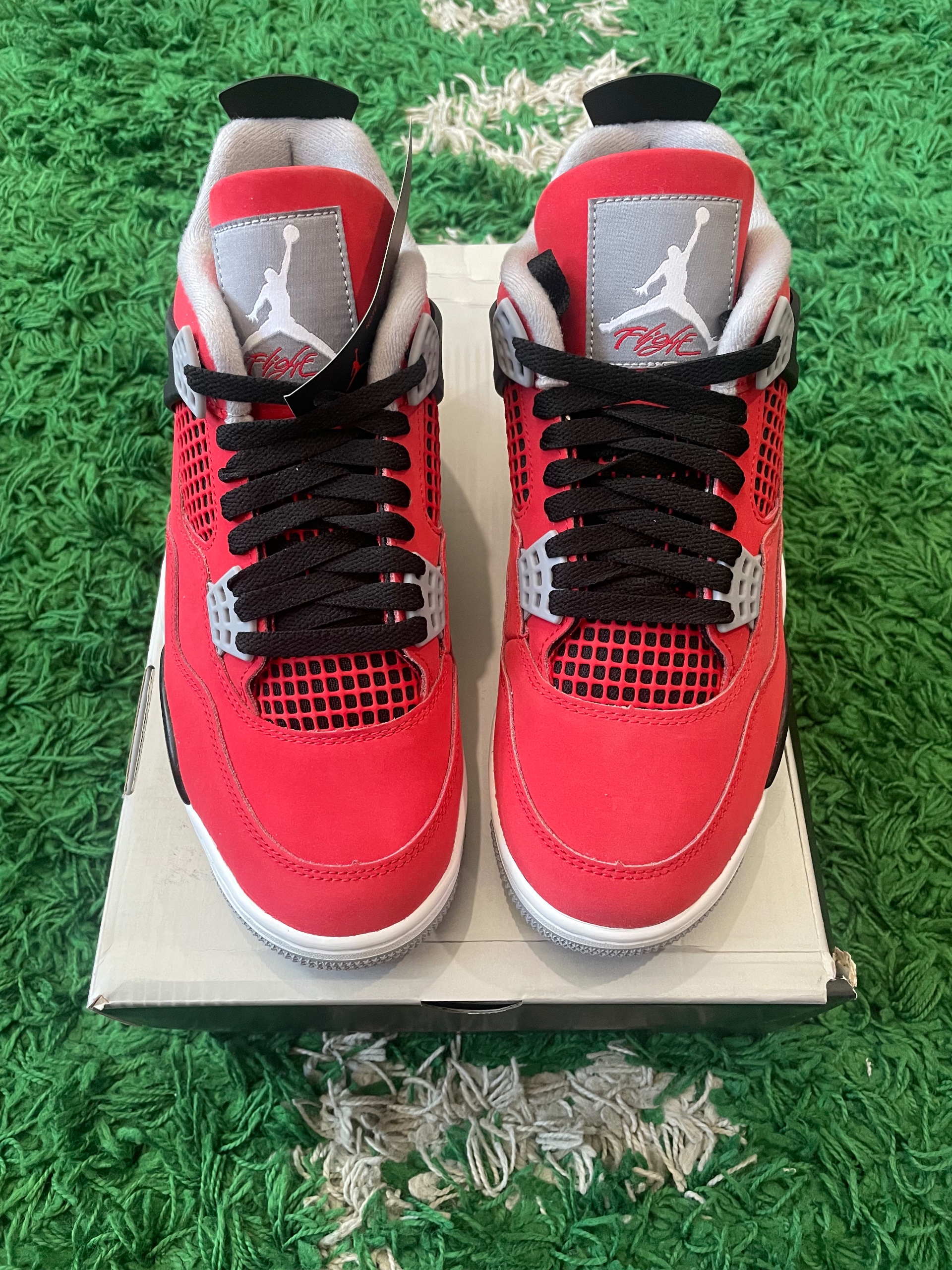 Air Jordan 4 retro fire red white black size new), new condition — photo 2 of 2