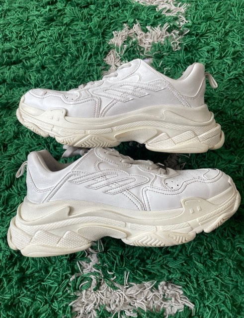 Balenciaga Triple S Sneaker – Triple White Leather & Mesh size 44 (used)