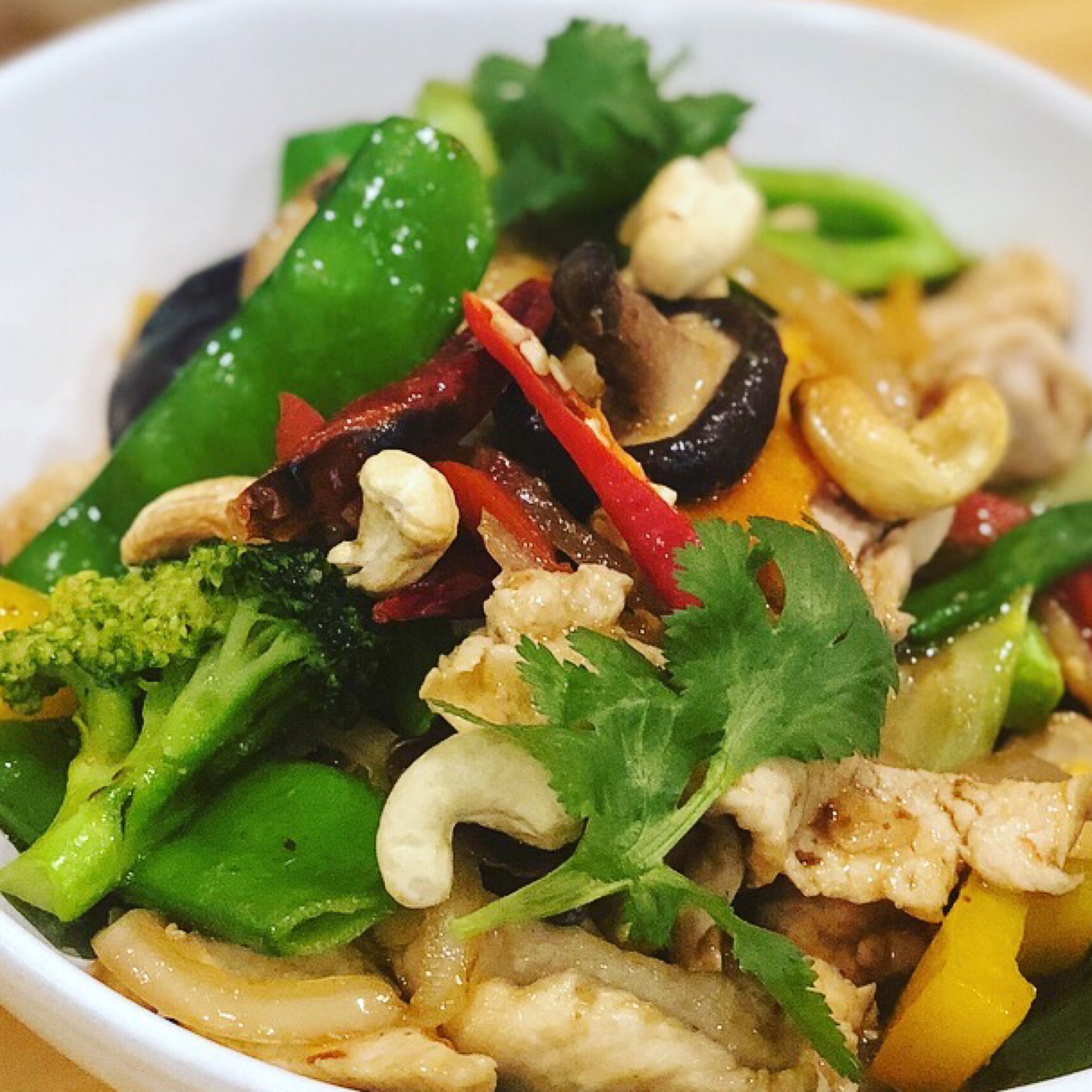 Chicken Cashews ไก่ผัดเม็ดมะม่วง