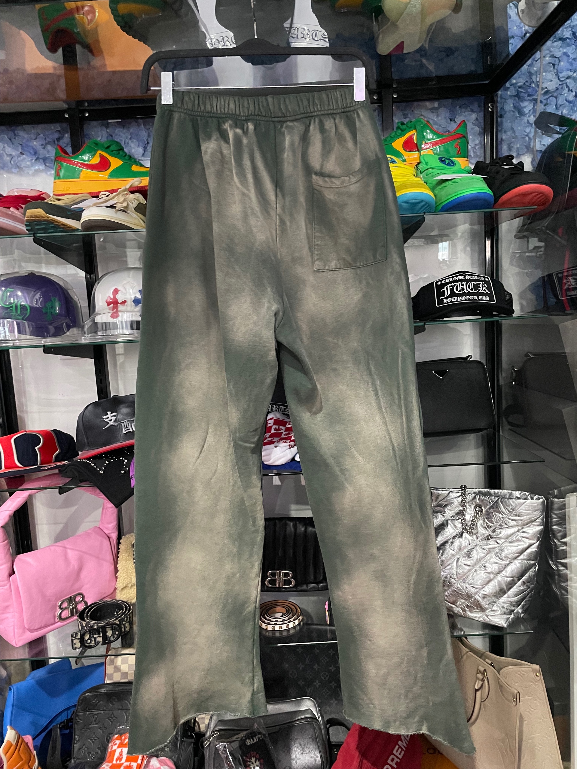 third studios green sweet pants size M (used), size M, used condition — photo 2 of 2