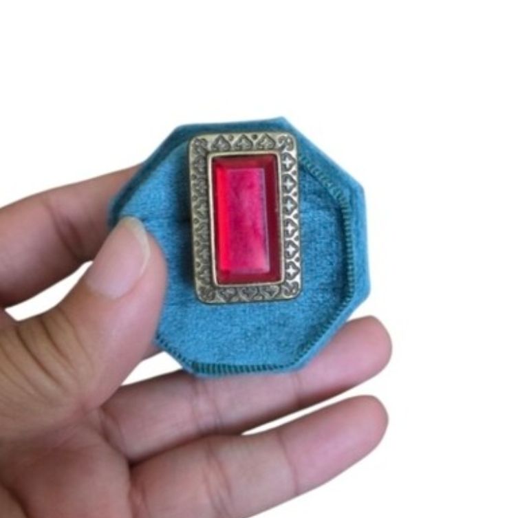 Vintage Size 7.5 Gold Toned Emerald-cut Red Gemstone Ornate, Textured Ring