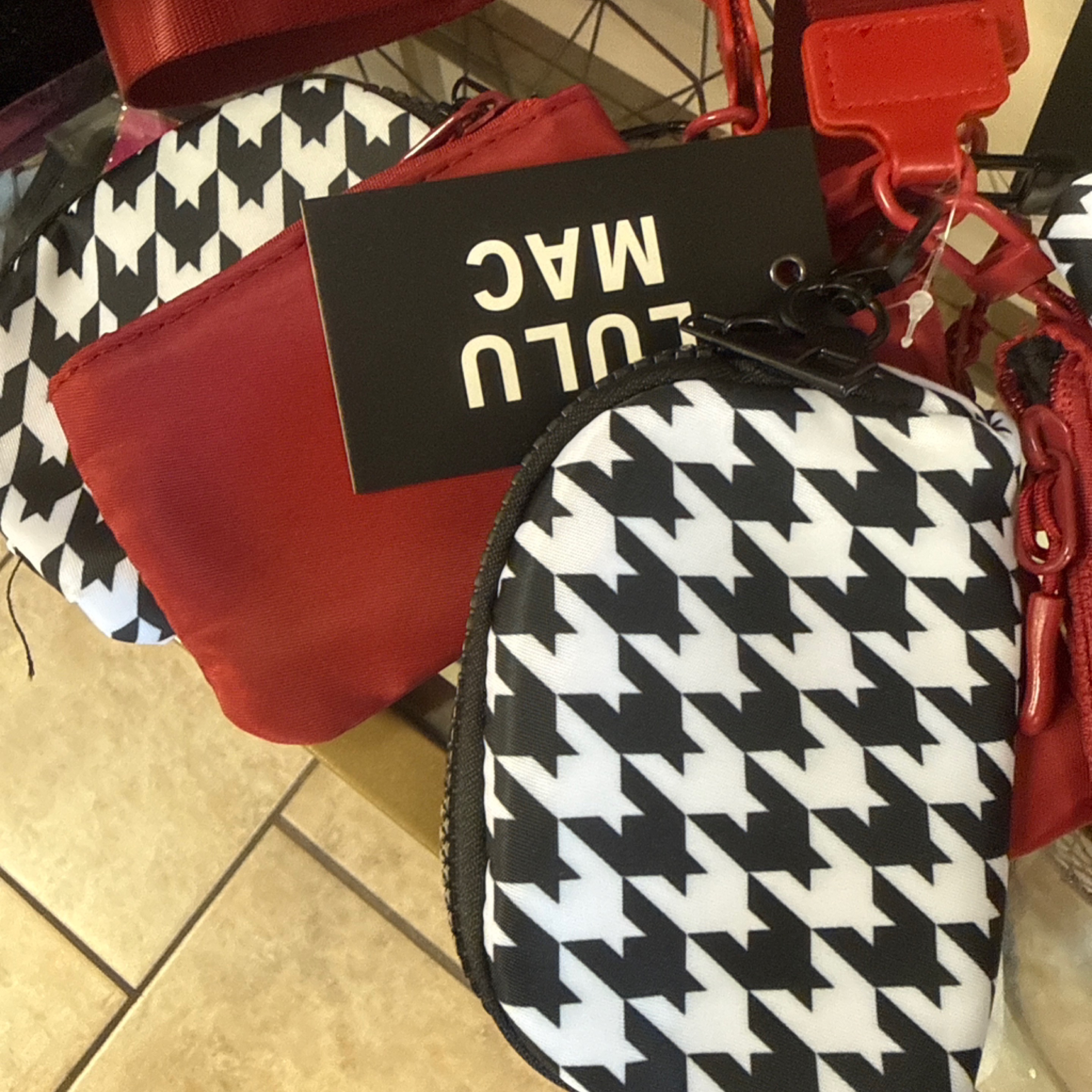 LuluMac houndstooth wristlet — Bama Tan boutique, Tuscaloosa AL