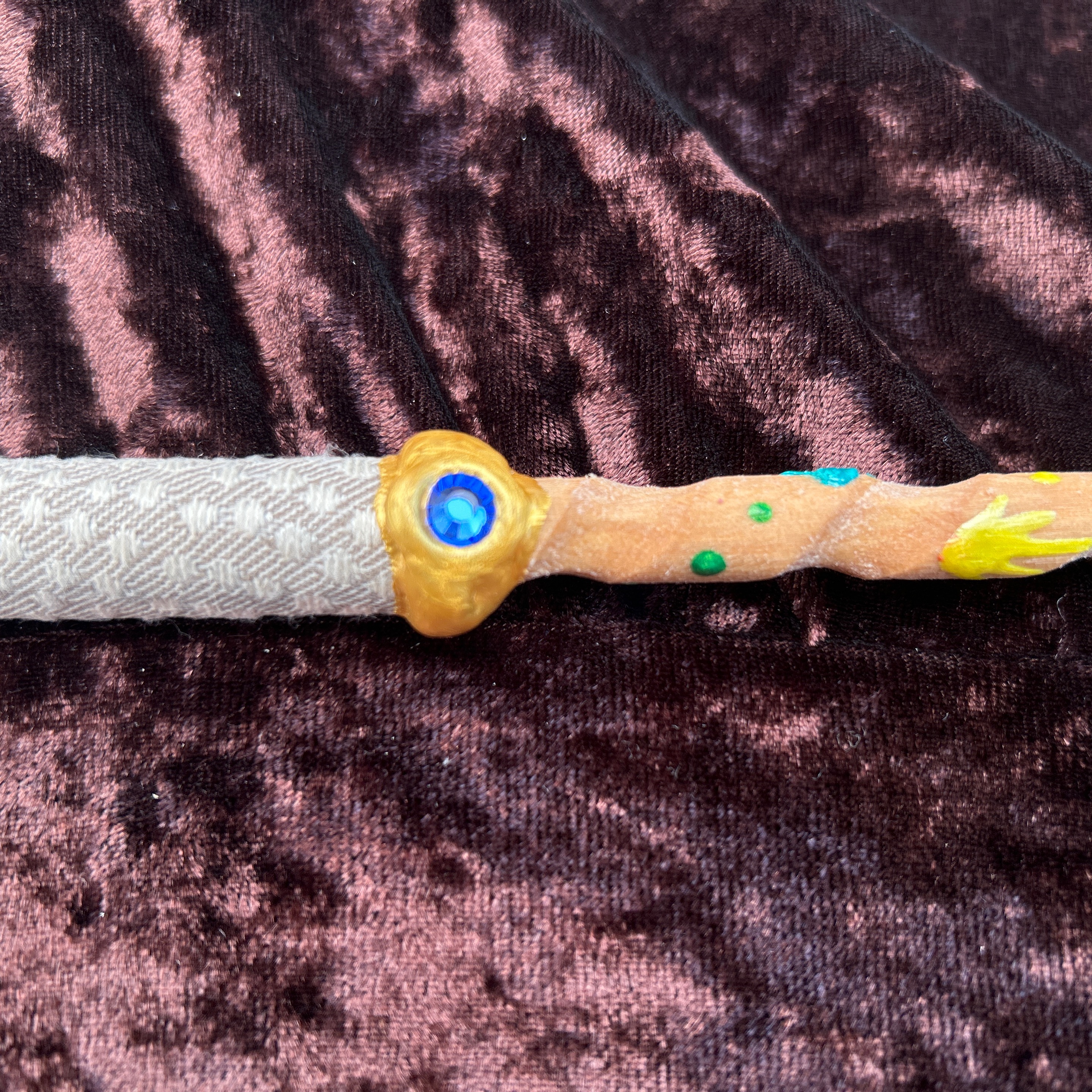 Unicorn Hair 9" Oak Fanciful w/ Sapphire Colour Crystal