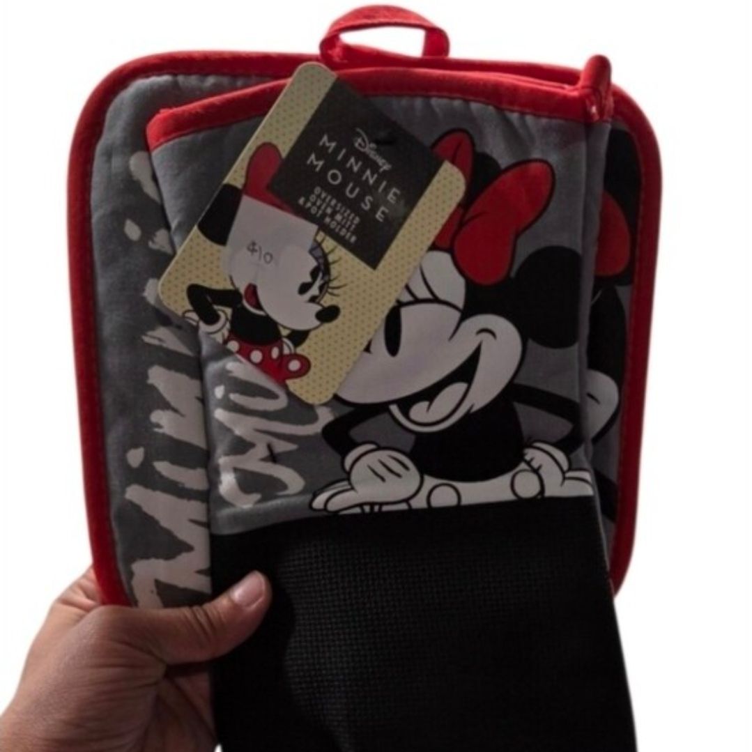 Disney Minnie Mouse Oversized Oven Mitt and Pot Holder Set - Red, Black, Gray