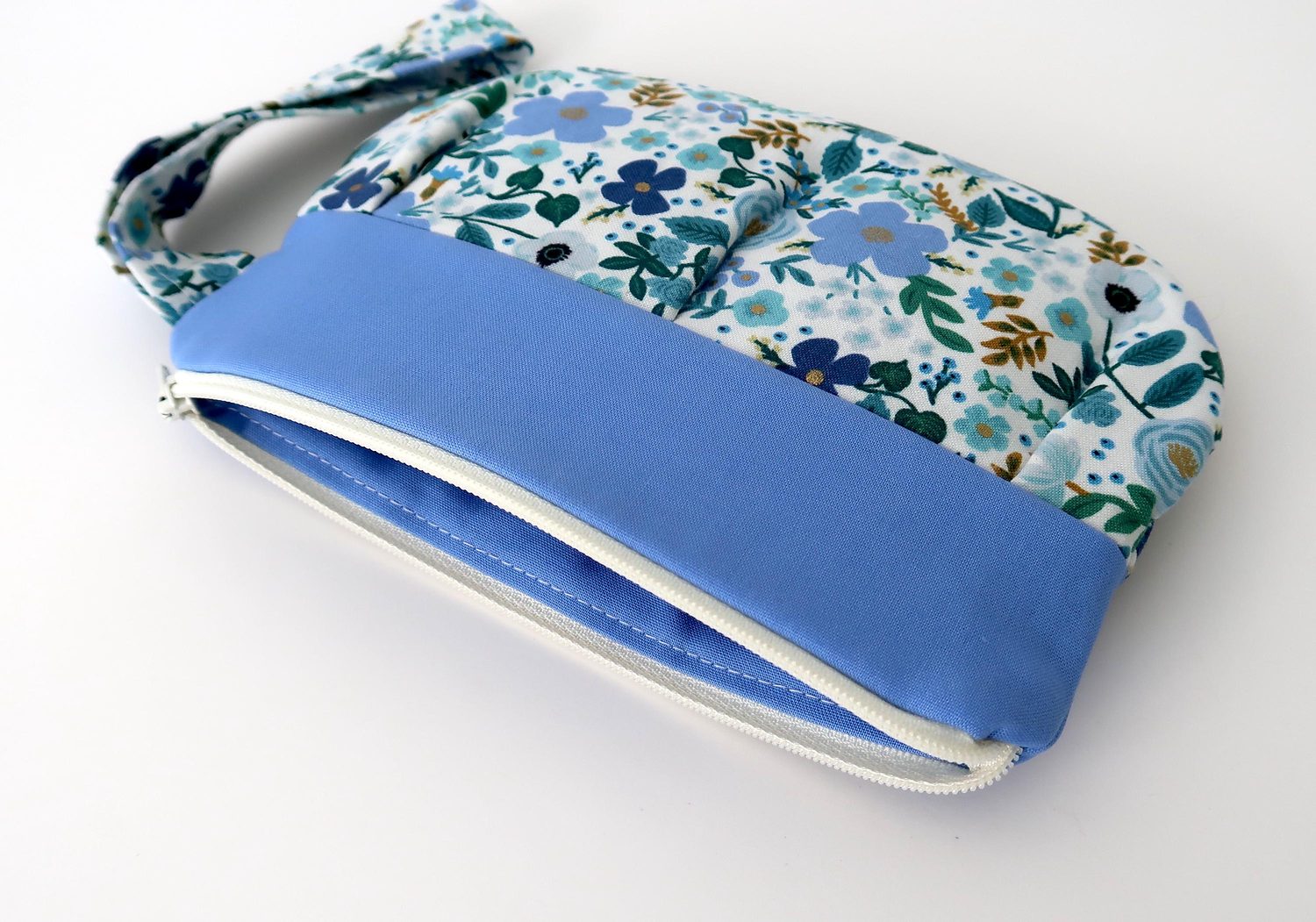 Pleated Wristlet – Garden Party Blue, photo 4 of 5