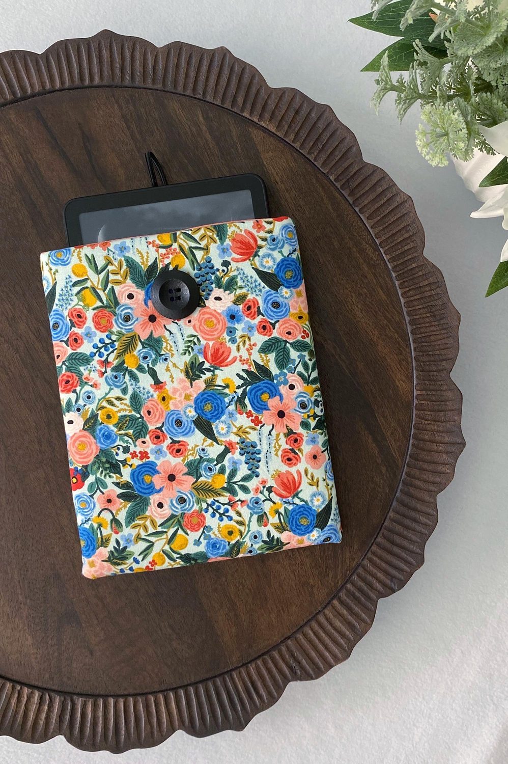 Kindle Paperwhite Cover – Petite Garden Party Blue – handmade kindle paperwhite cover