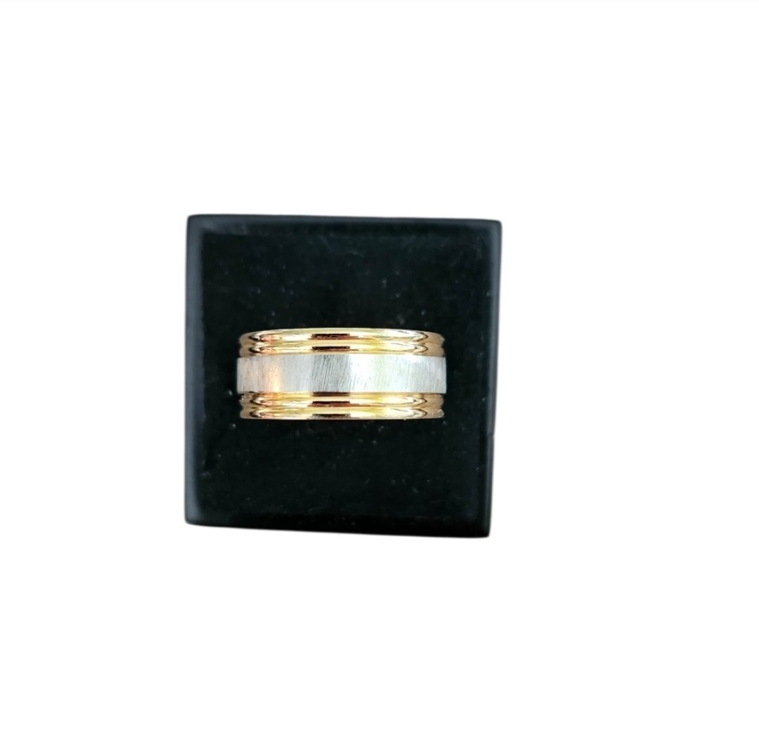 Size 6 Brush White Gold Toned Center Polished Yellow Gold Band