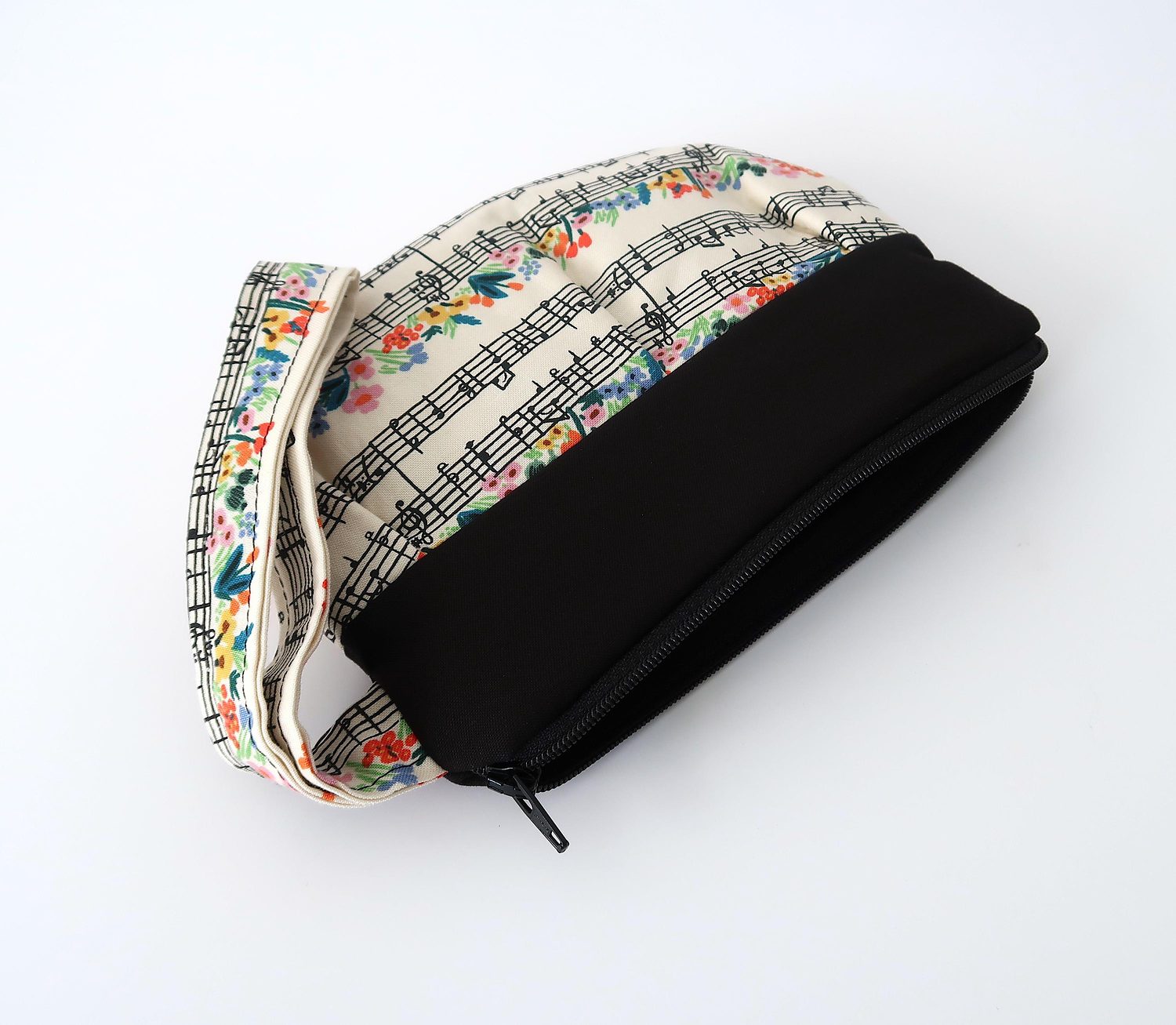 Pleated Wristlet – Music Notes, photo 4 of 4