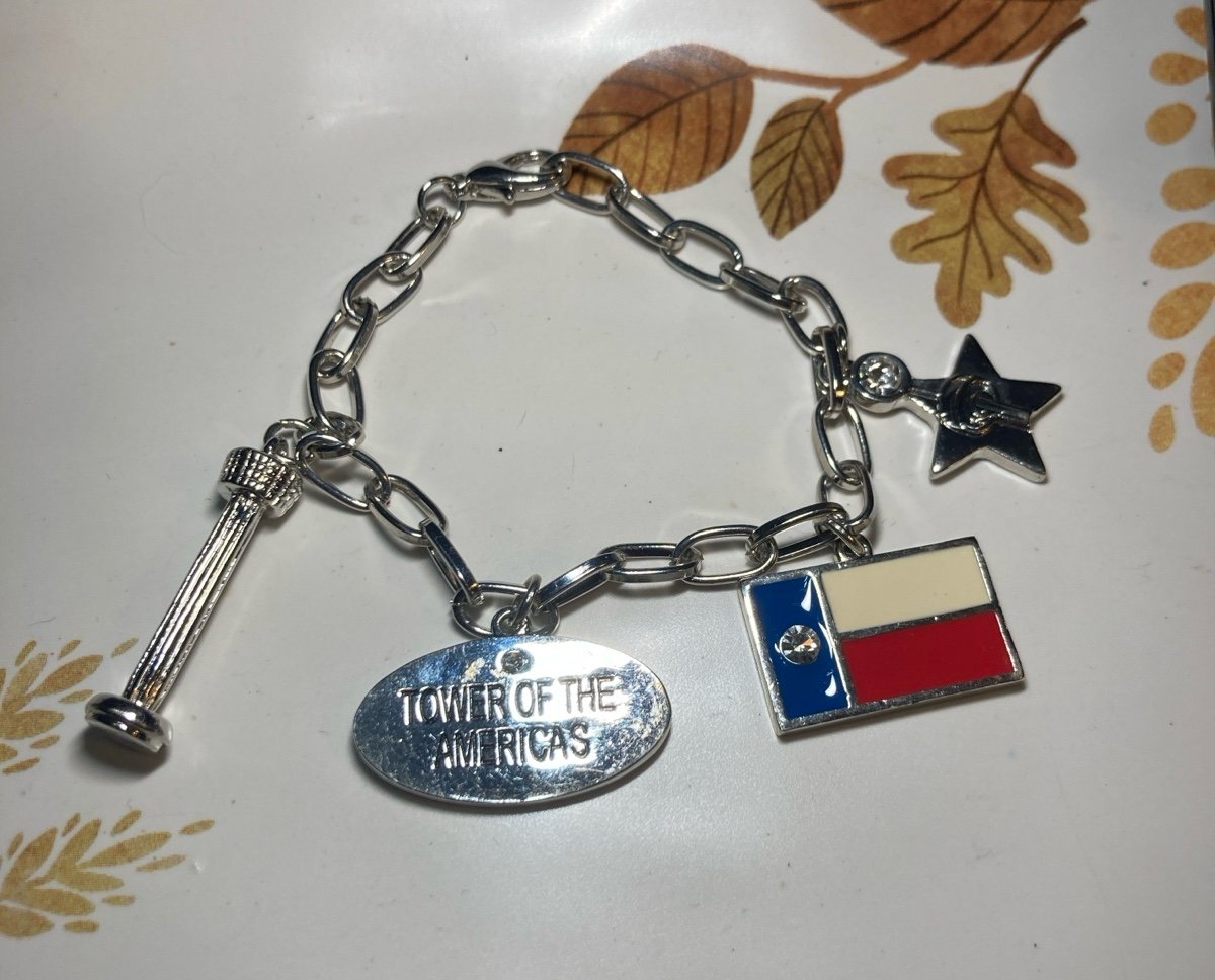 TOWER OF THE AMERICAS Charm Bracelet Souvenir Silver Tone