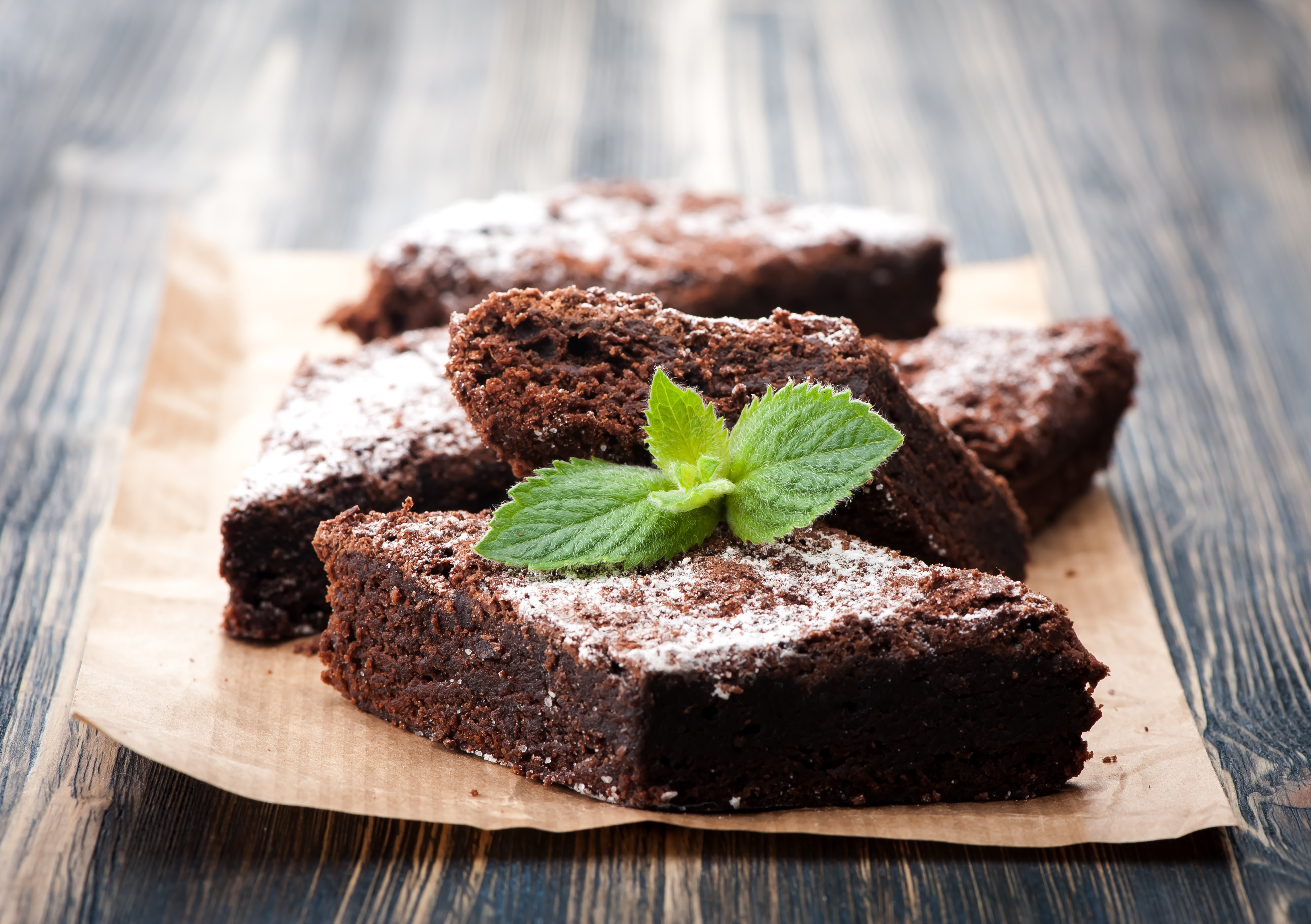 CHOCOLATE BROWNIE