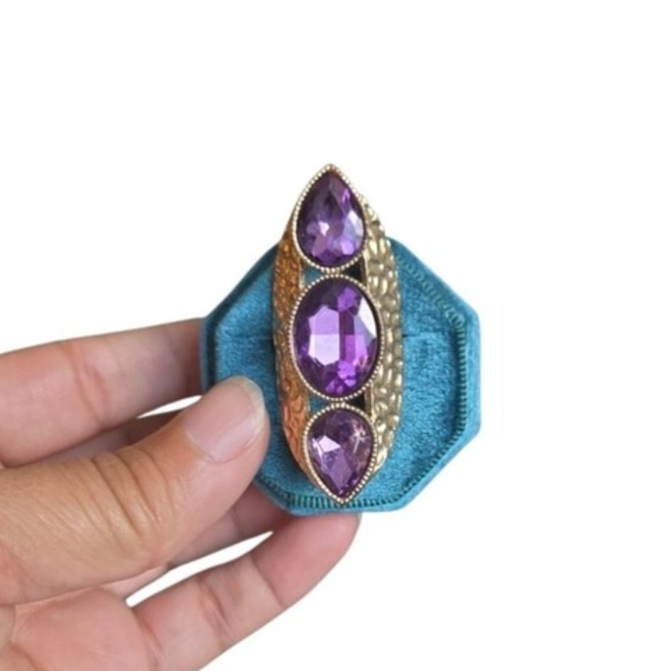 Vintage Size 8 Gold Toned Textured Three Faceted Purple-toned Stone Ring