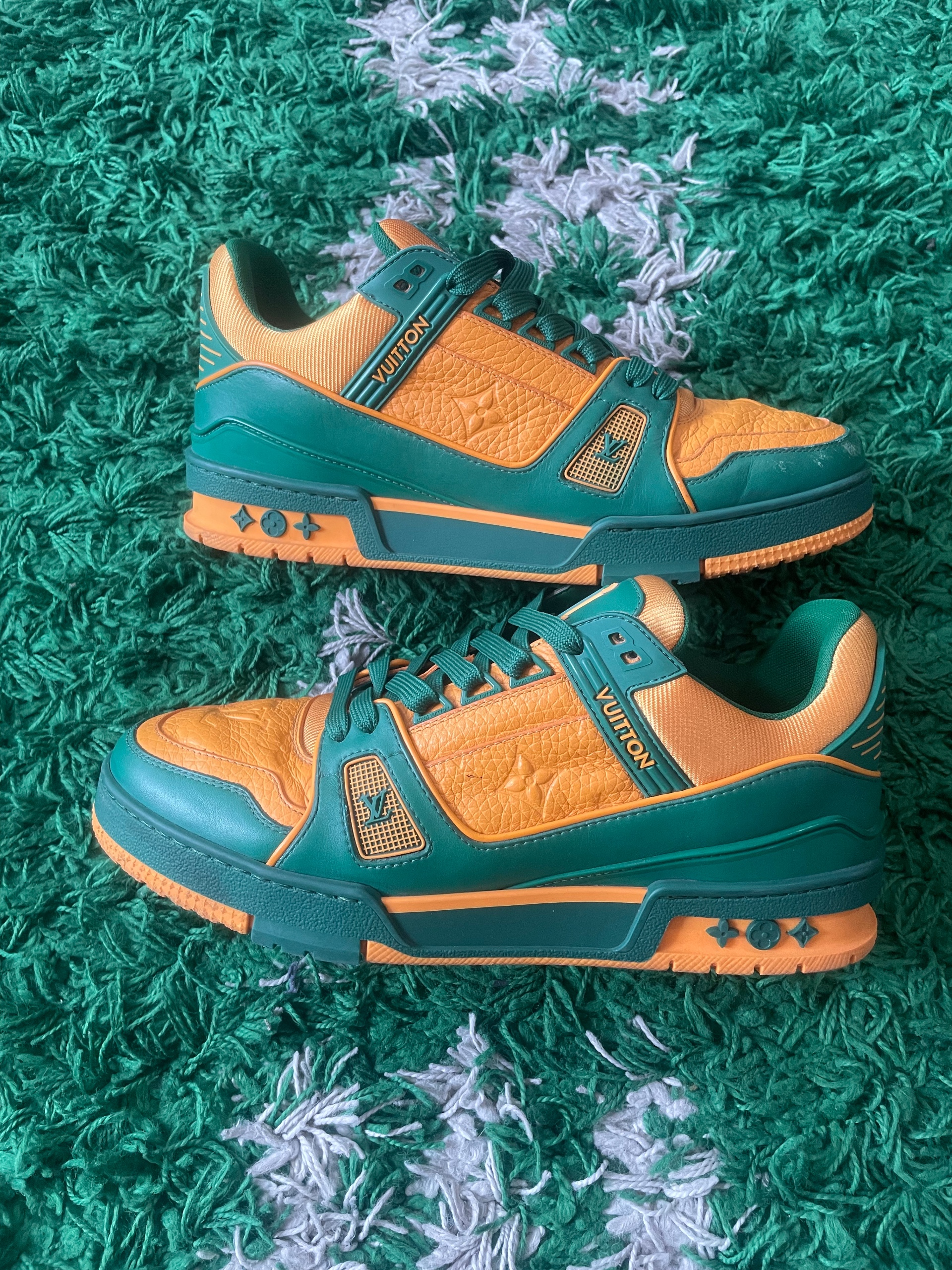 Louis Vuitton green orange monogram size 6.5 (used)