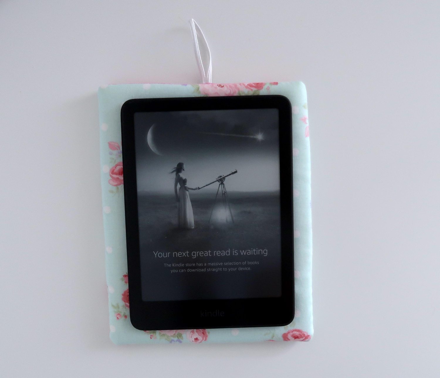 Kindle Paperwhite Cover – Rose Bouquet & Polka Dot, photo 5 of 5