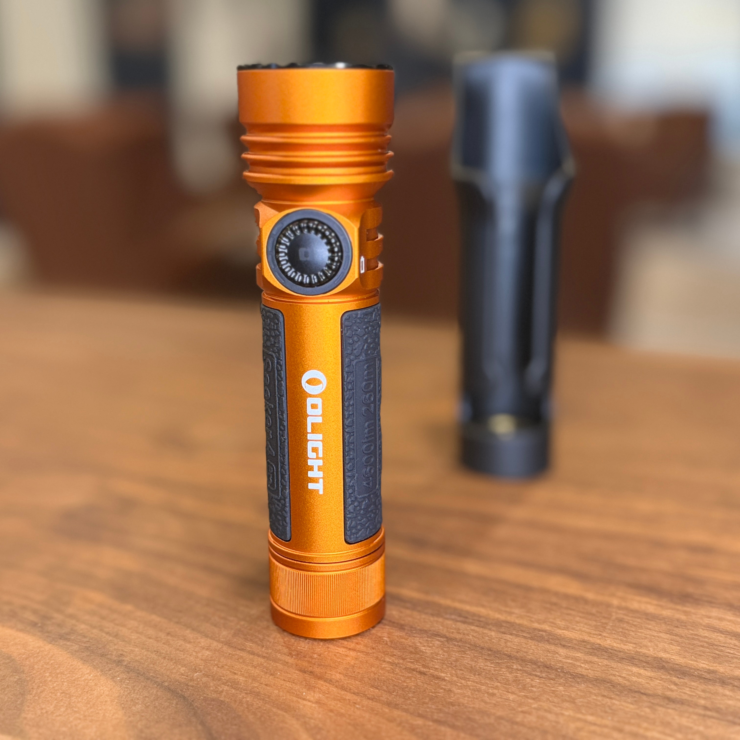 Olight Seeker 4 Pro Orange