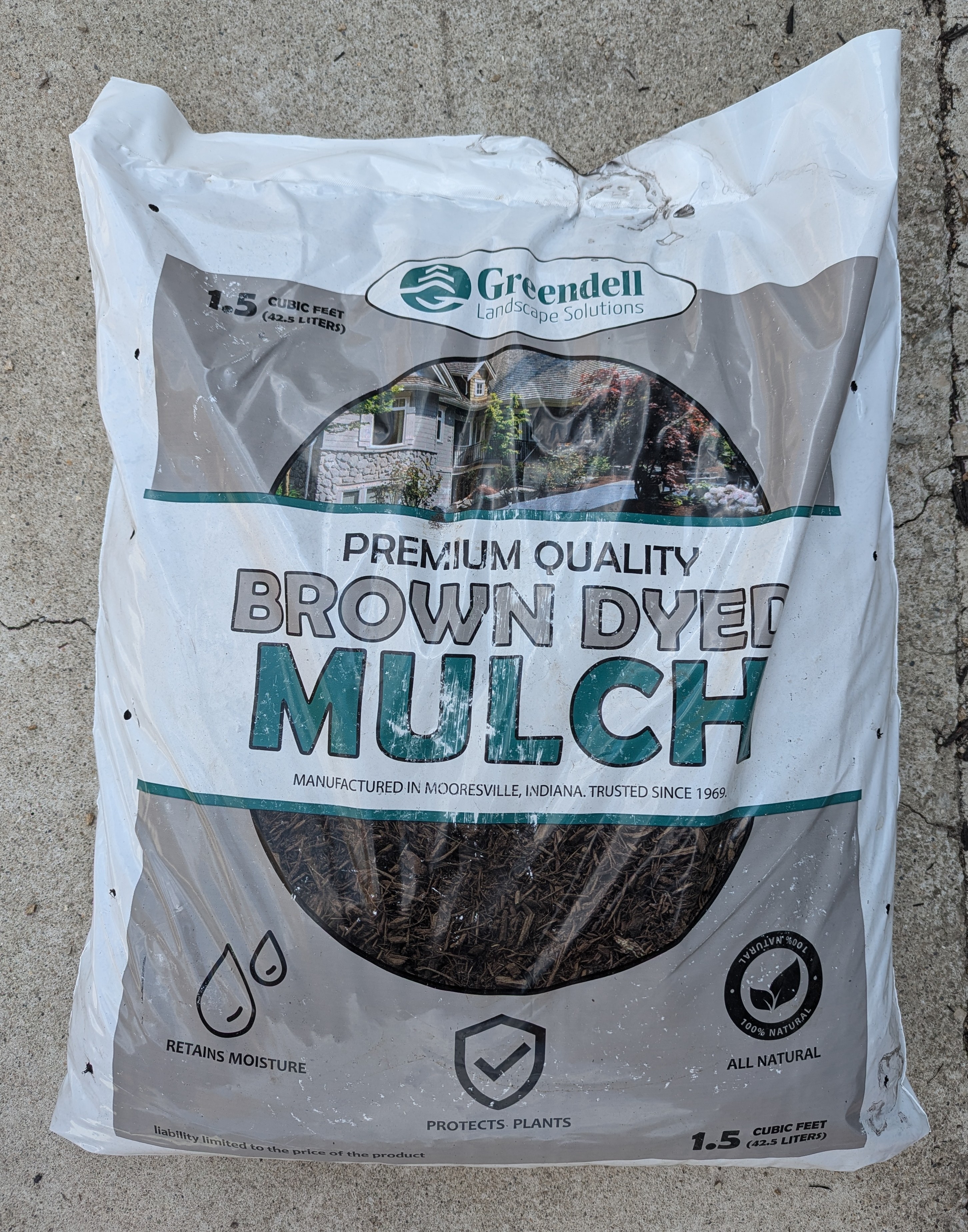 Brown Dyed Mulch, 1.5 Cu. Ft. Bags