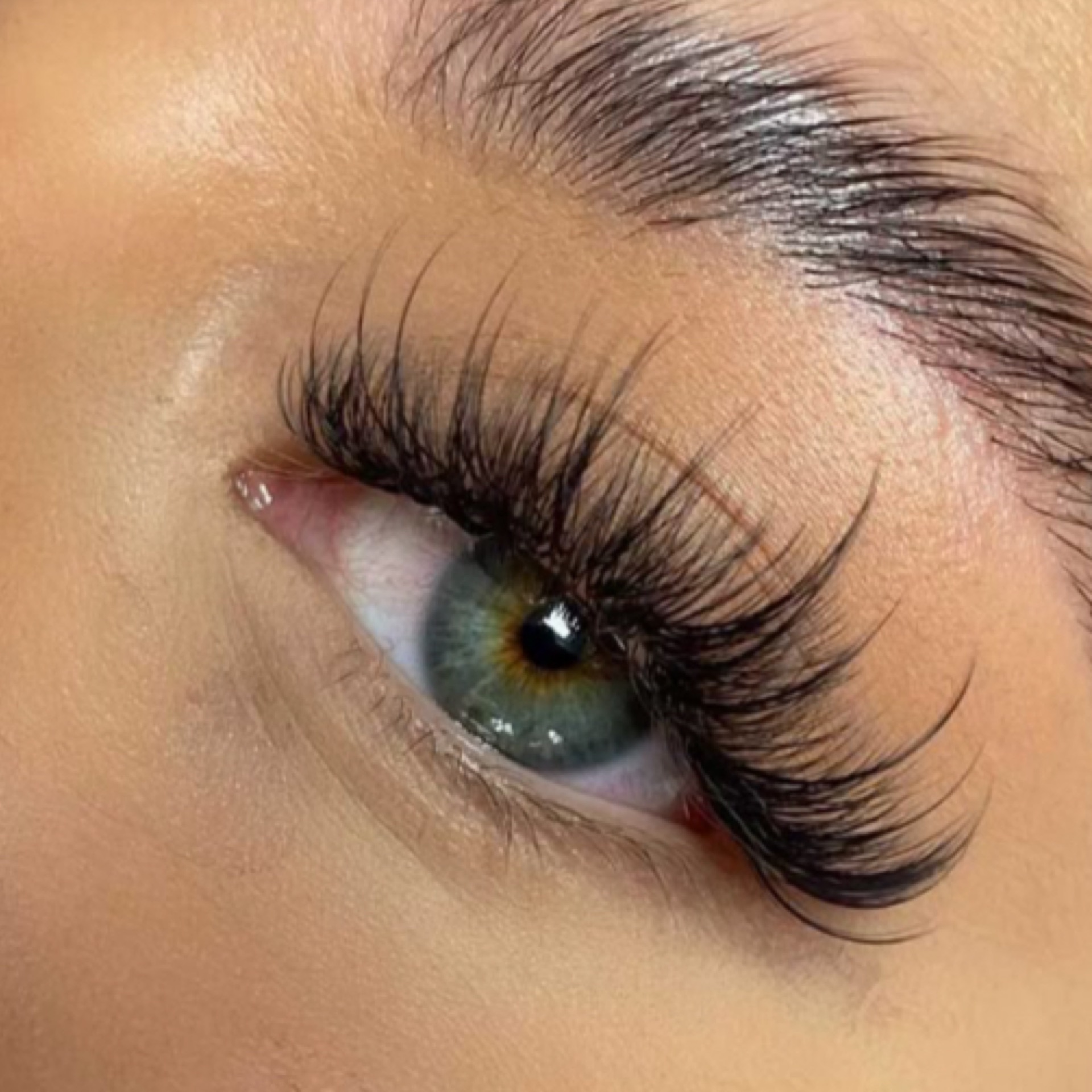 Pestañas wispy en Gold Studio by Yeslenny, Allentown PA