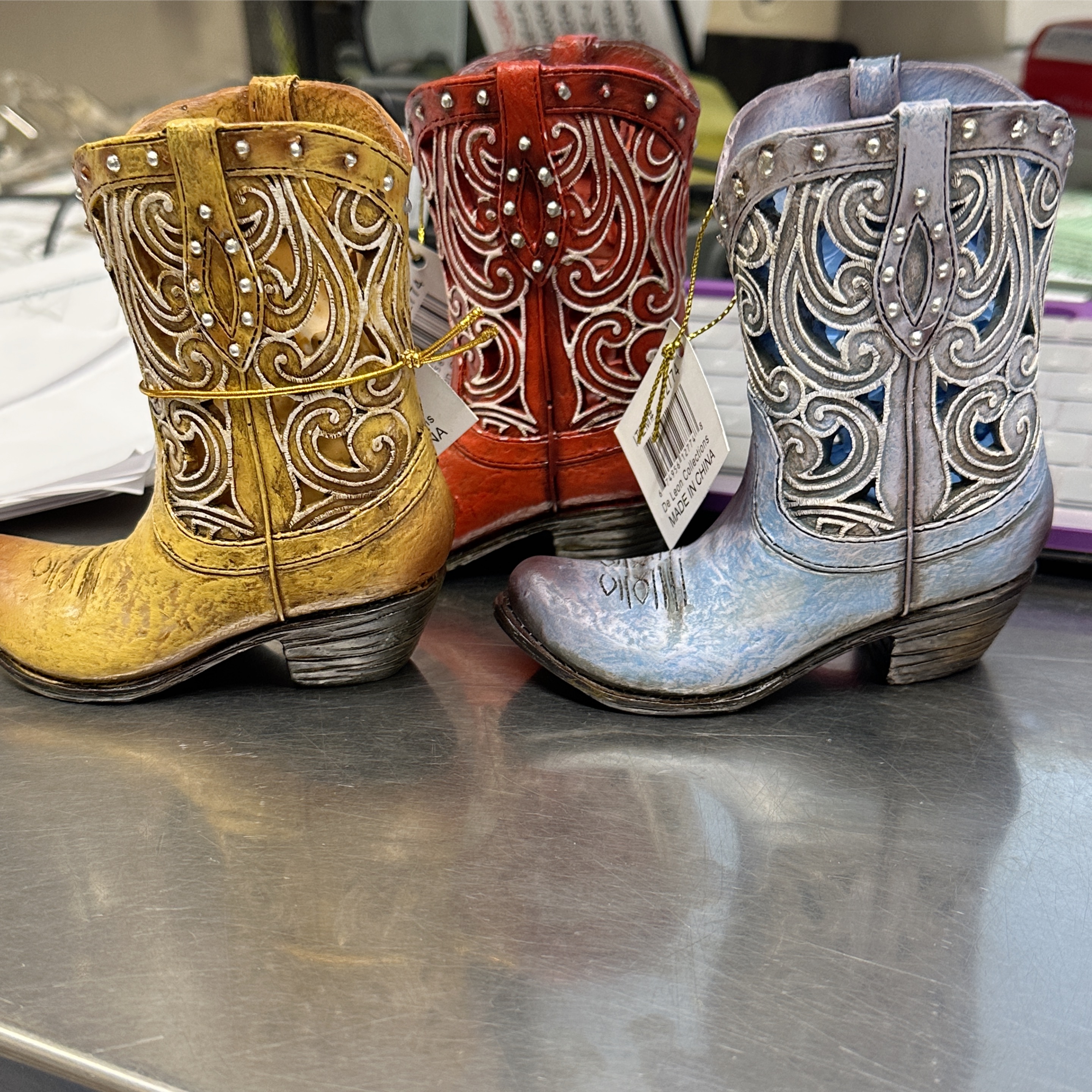 Boot Hollowed scrolls assorted colors