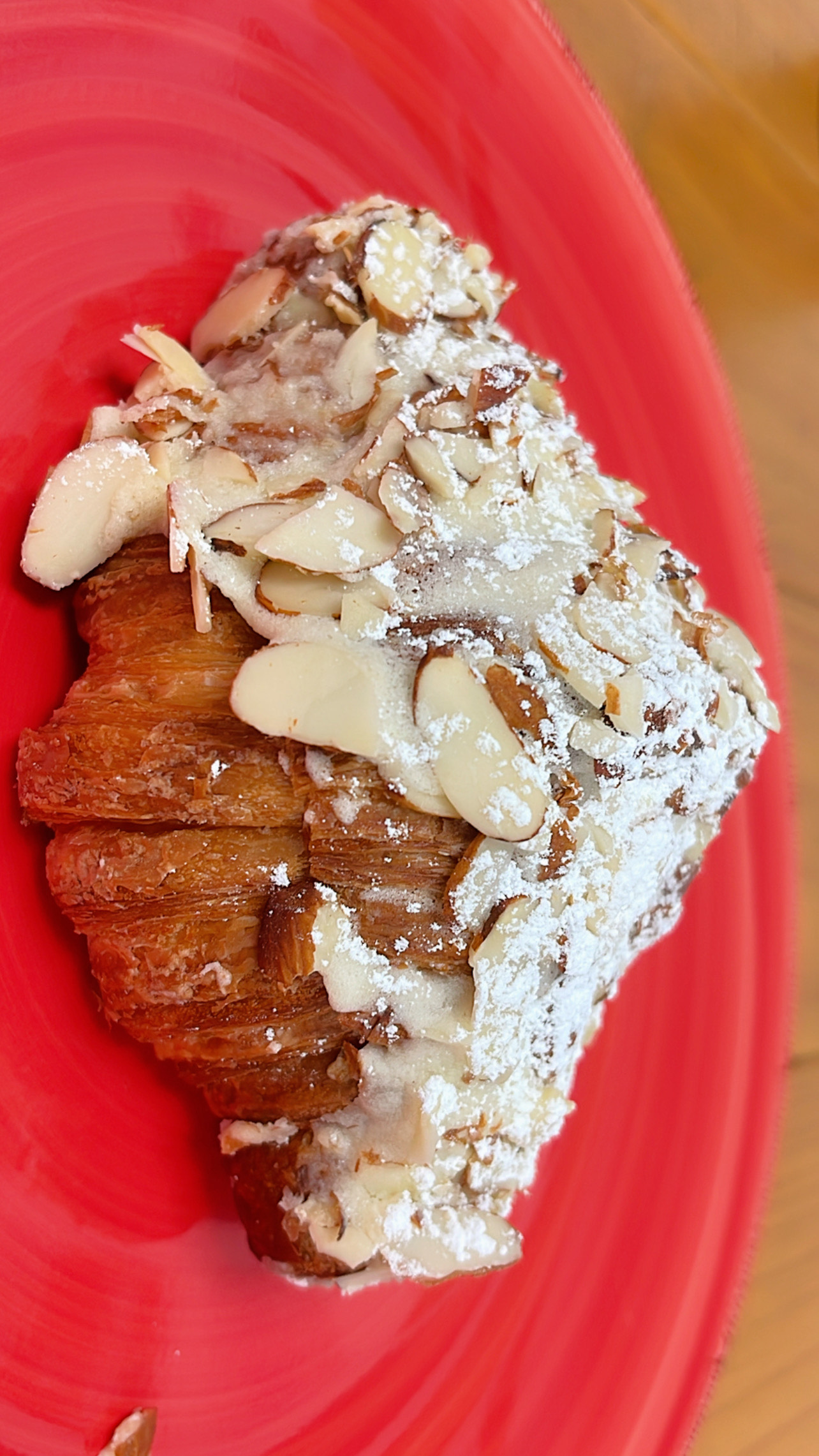 Almond Croissants (V)