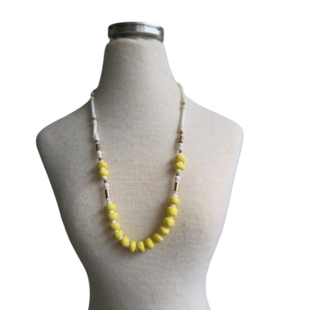 Vintage Gold Toned Yellow Beaded Women's Necklace 16"