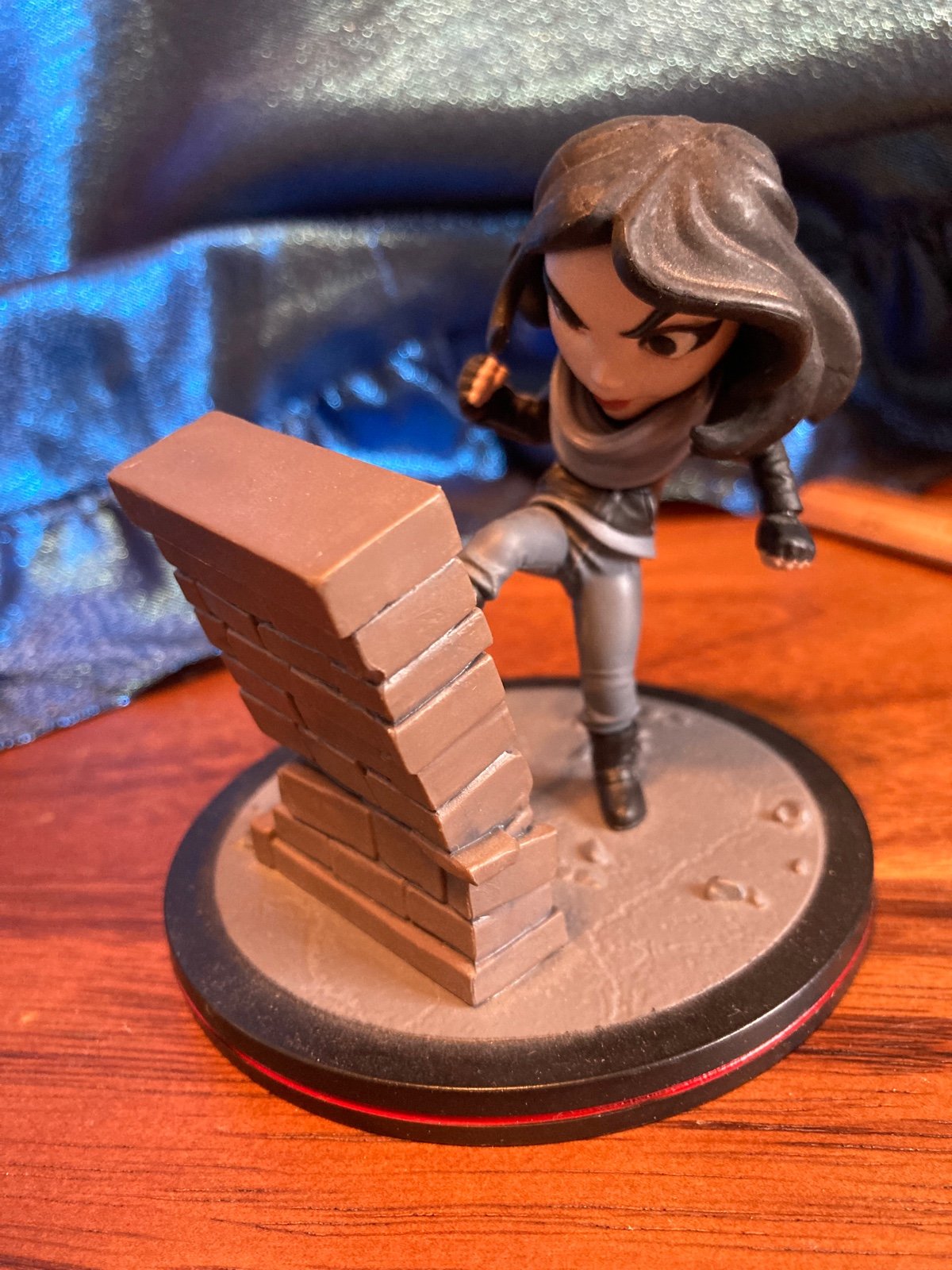 LOOTCRATE Jessica Jones Statue FIgure Q-Fig Netflix Brick Wall