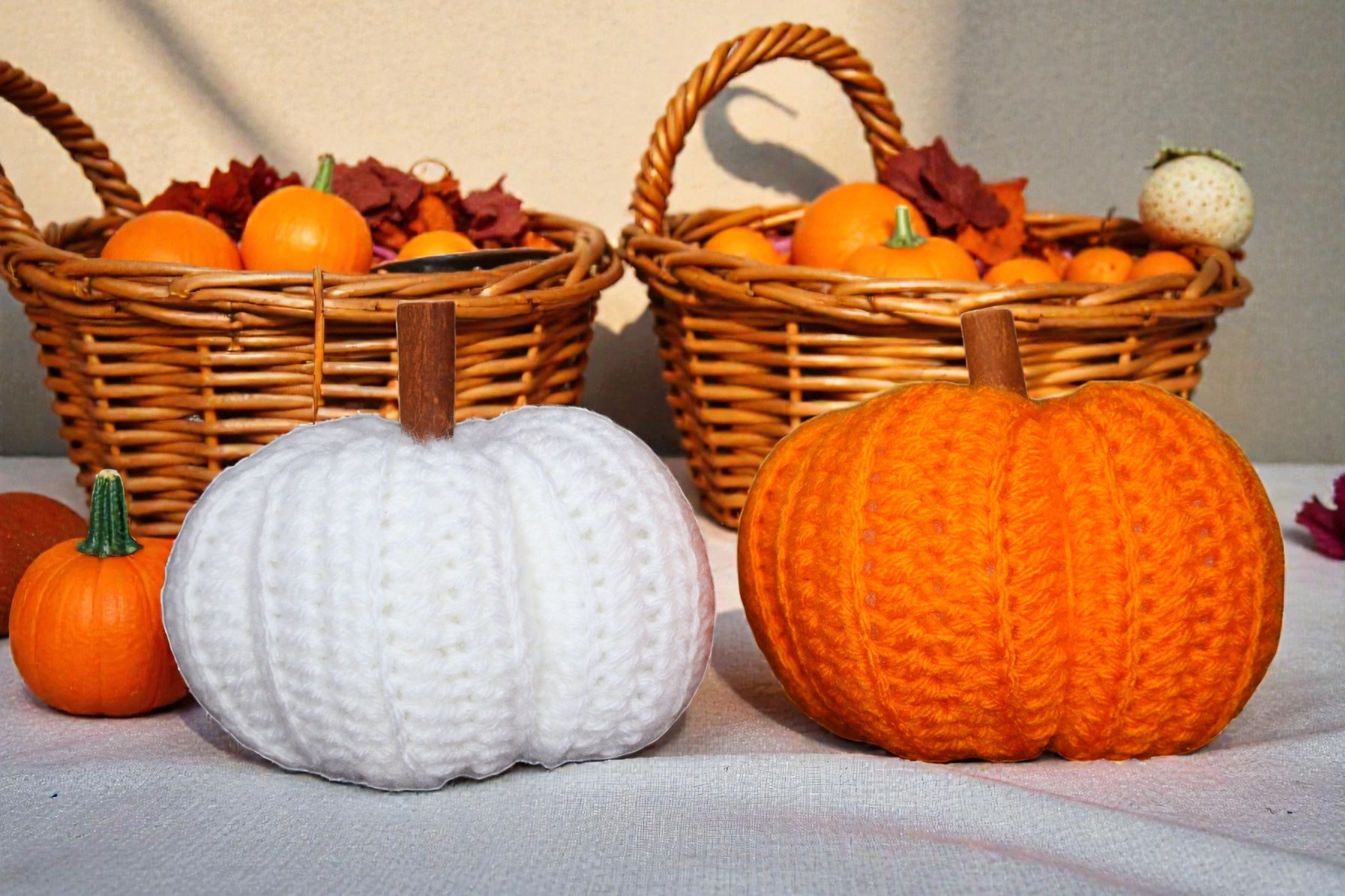 Pumpkin Decor with Cinnamon Stick for scent