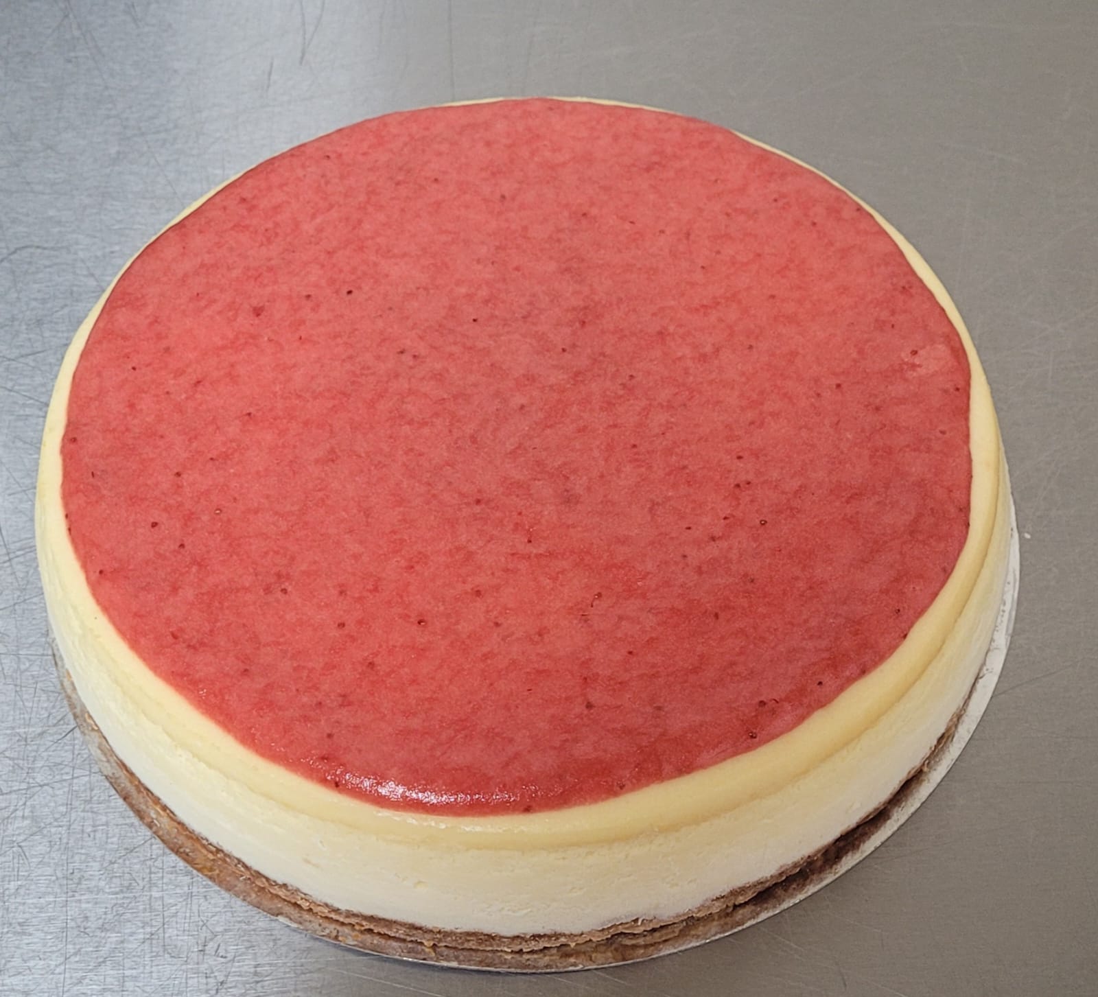 New York Cheesecake with Strawberry Sauce Topping (Full Cake) 8 ich
