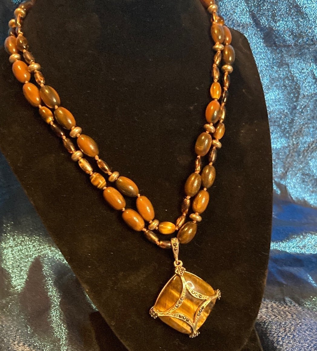 Monet Tiger eye double strand choker necklace with Tiger eye pendant