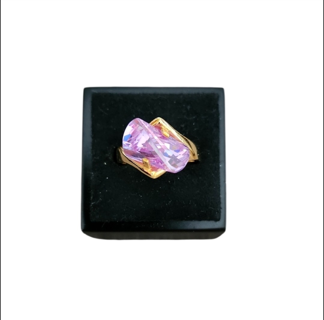 Size 6.5 Gold Toned Amethyst Cocktail Ring