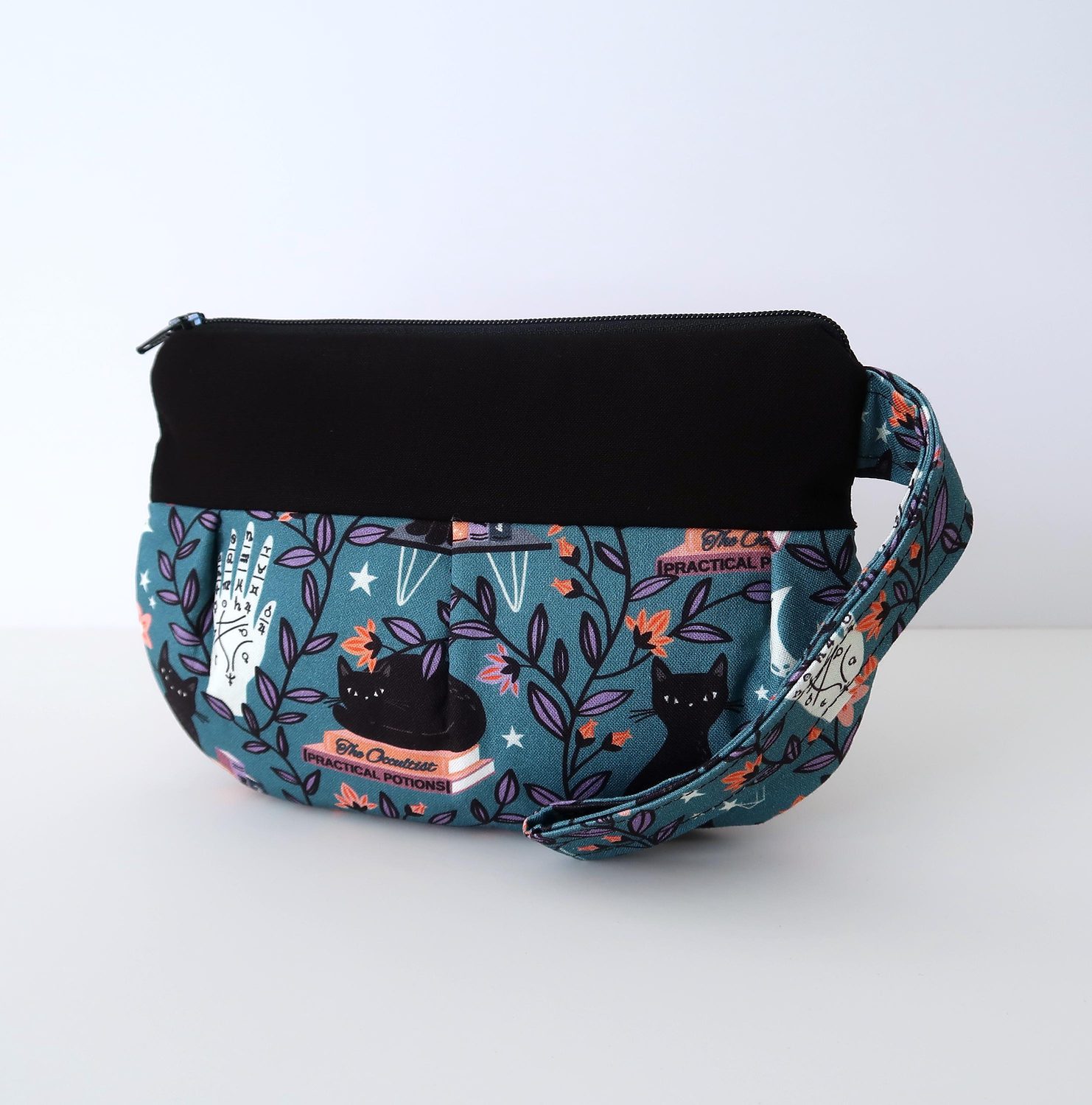 Pleated Wristlet – Spellbound Black Cats – handmade clutch
