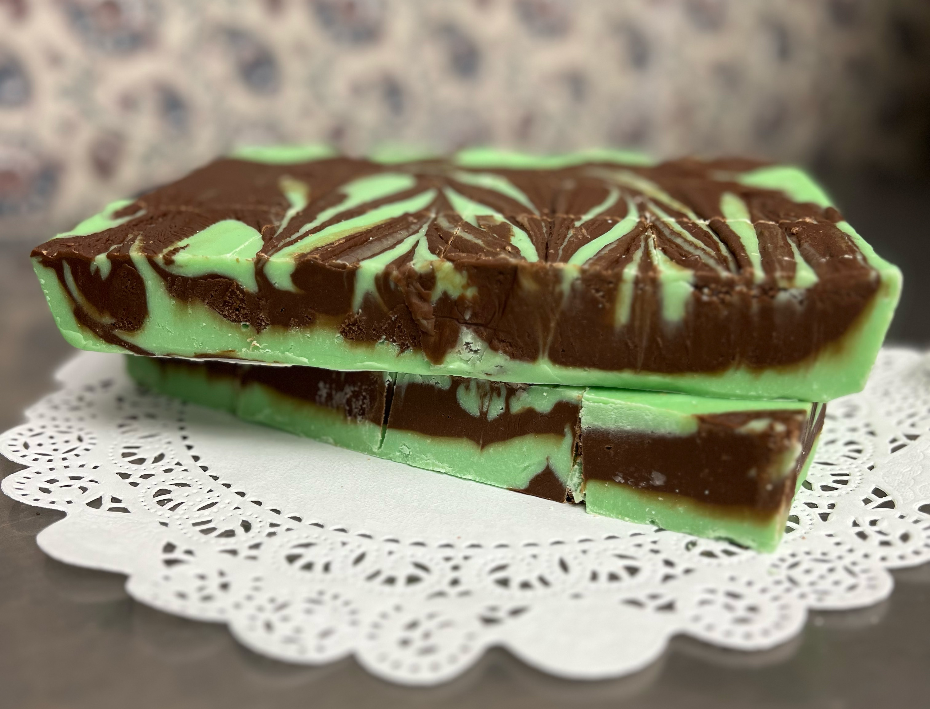 Mint Chocolate Swirl Fudge 1lb (4 squares)