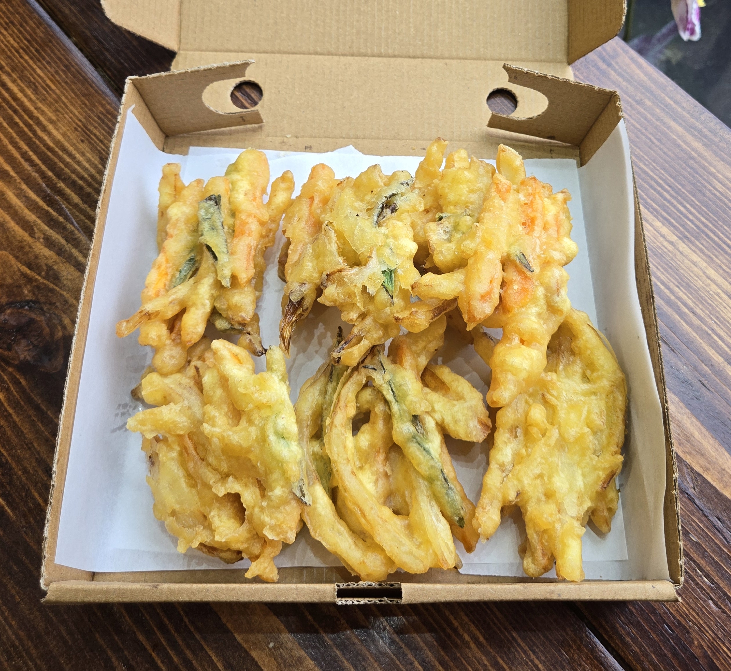 Vegetable Fritters (6 Pieces) (V)